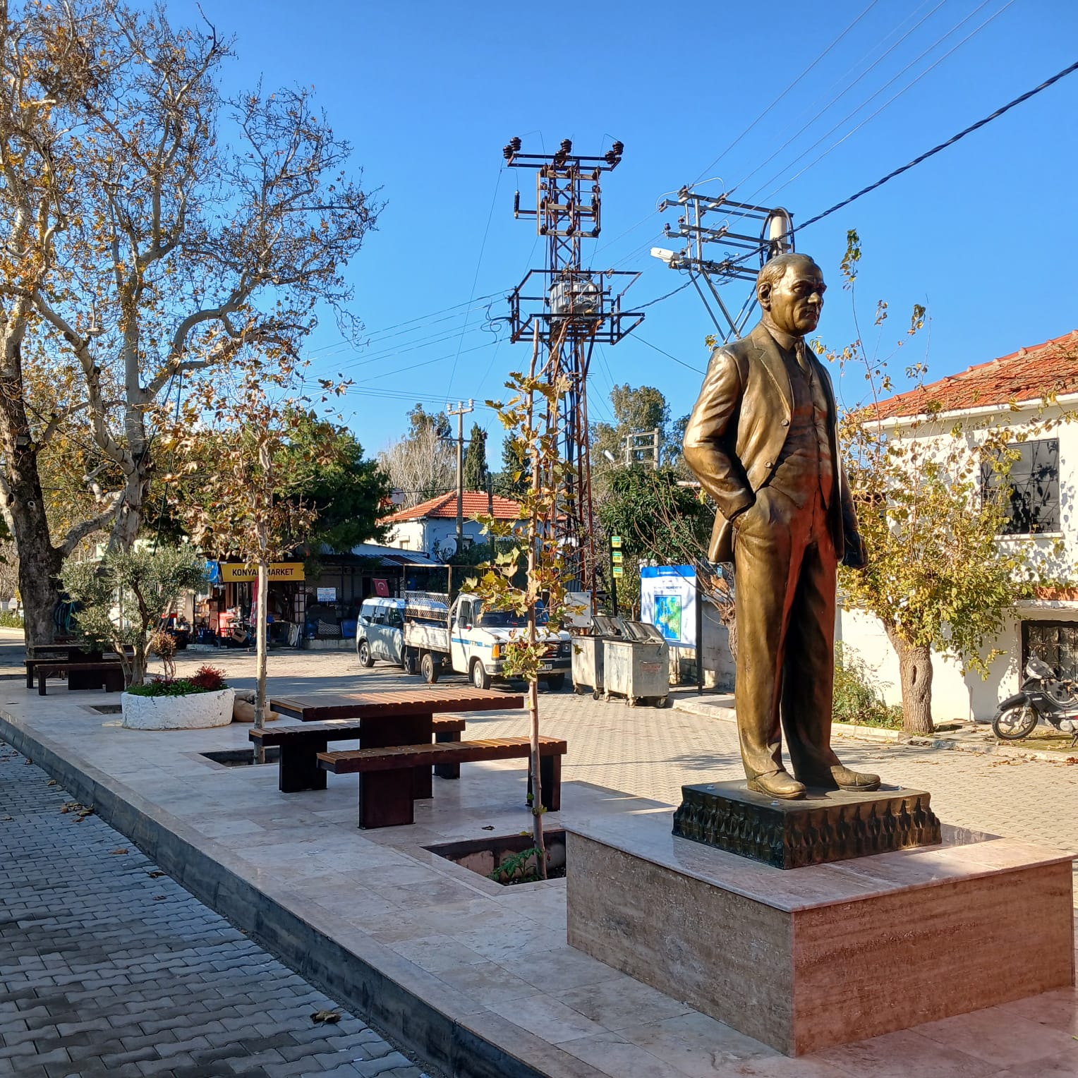 "Güzelbahçe Belediyesi Kent Mobilyaları Üretimine Devam Ediyor