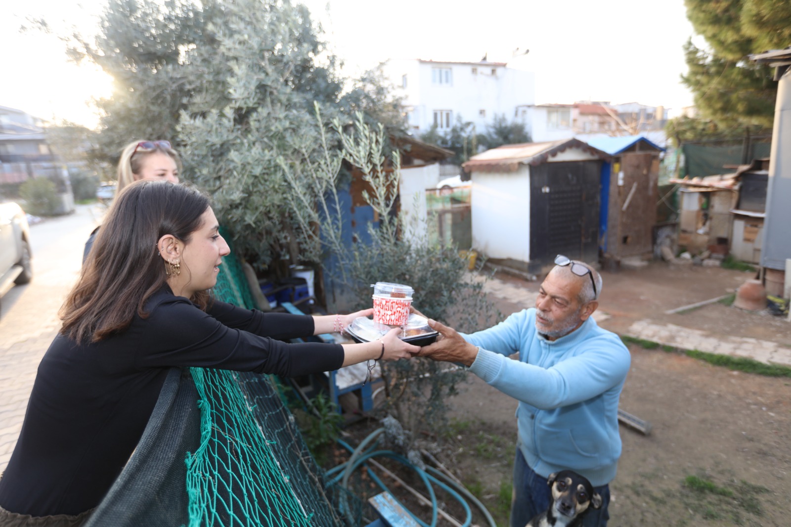 Güzelbahçe Belediyesi’nden Evlere İftar Servisi