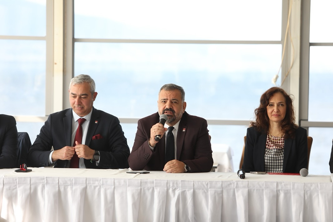 Aslanoğlu ilçe başkanlarıyla bir araya geldi: İmamoğlu’na tam destek!