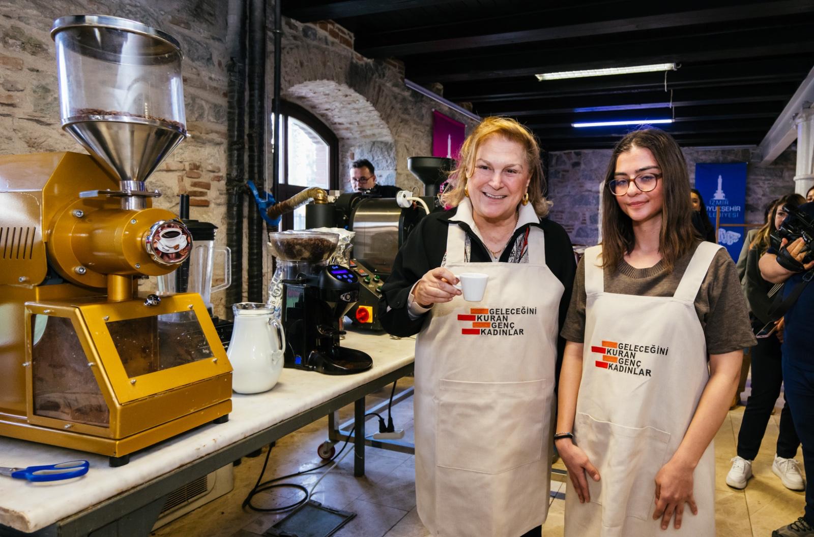 Başkan Tugay, Meslek Fabrikası’nda Güler Sabancı’yı ağırladı