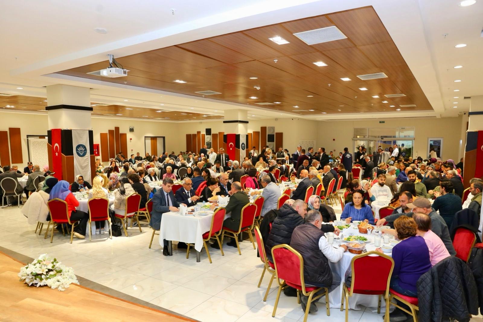 Karabağlar’da Şehit Aileleri ve Gazilerle Dayanışma İftarı