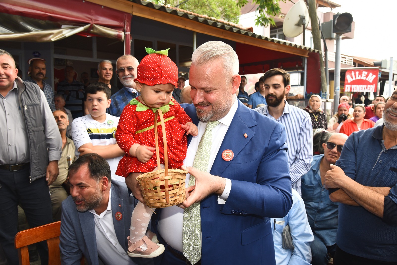 Emiralem Çilek Festivali için geri sayım başladı