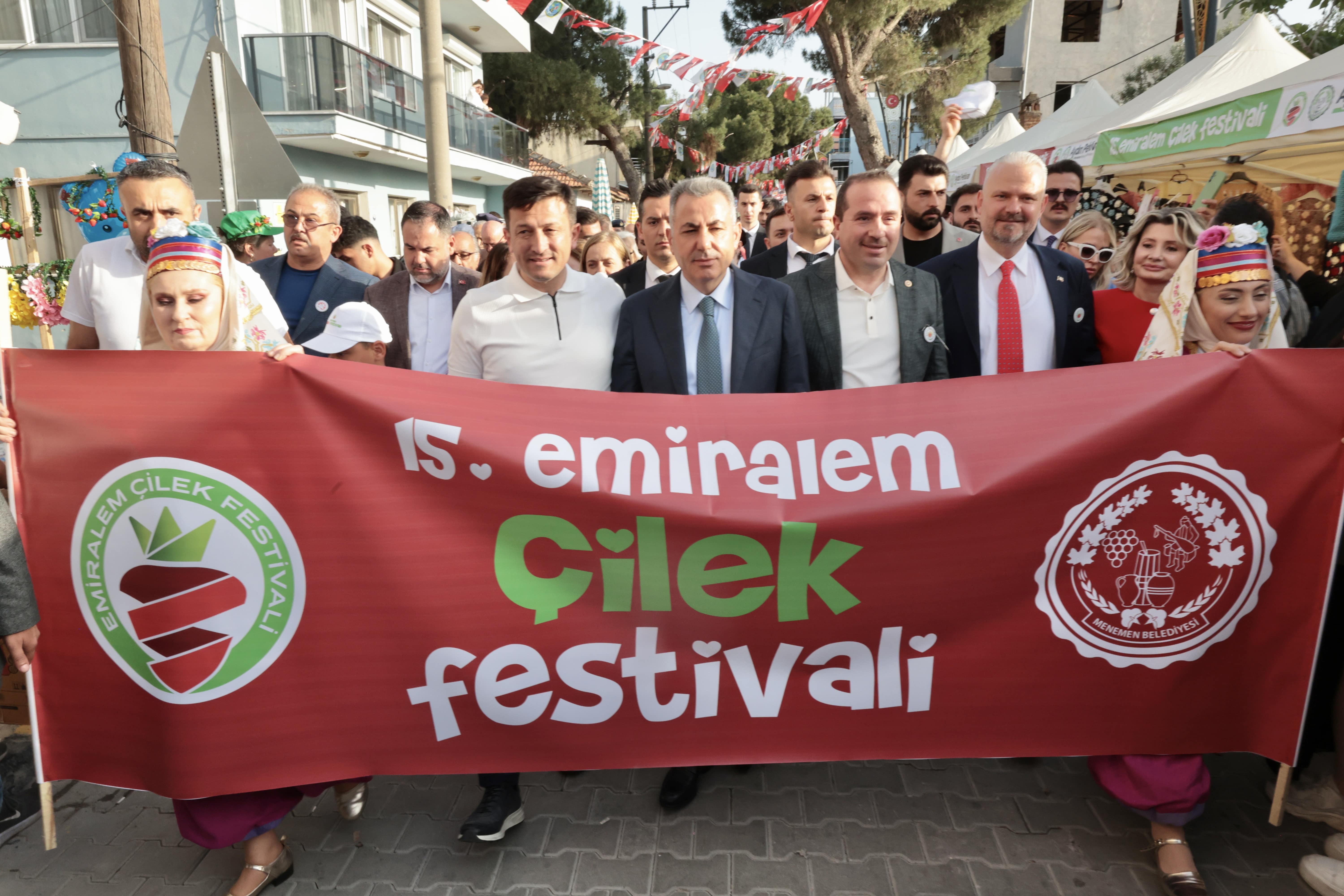 Emiralem Çilek Festivali'ne muhteşem başlangıç
