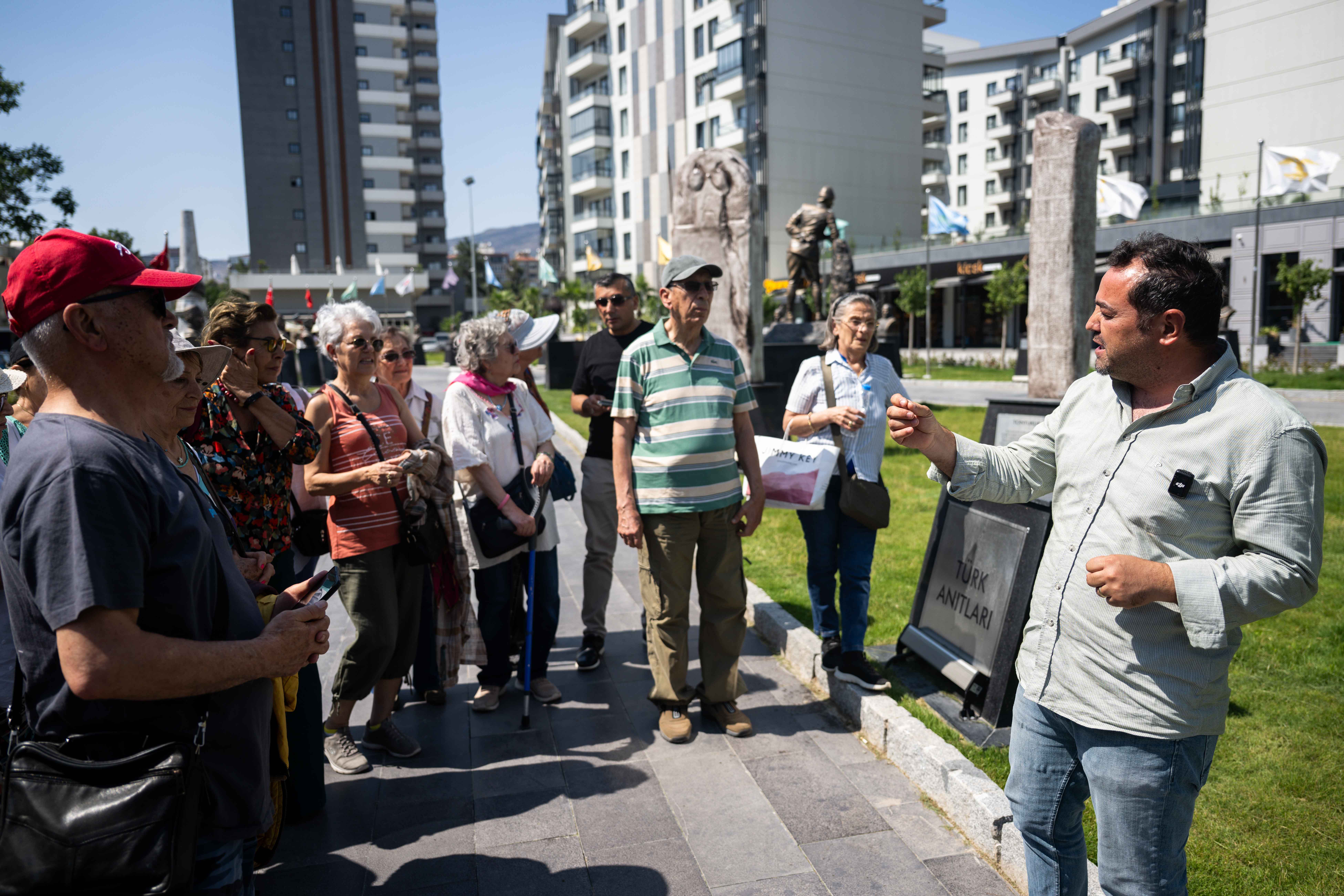 Bornova’da çınarlar için tarih ve doğa gezisi