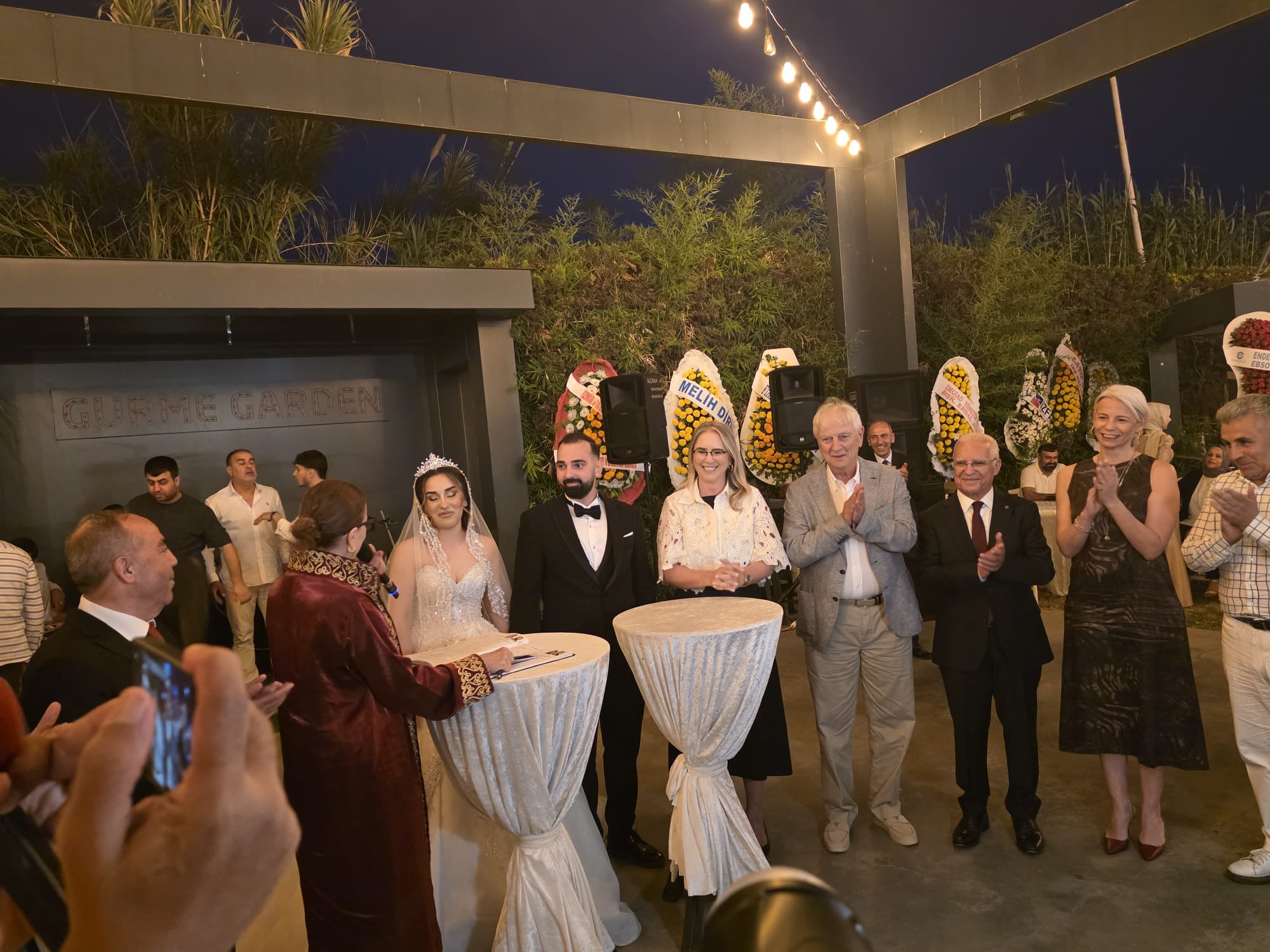 Alptekin ve Dündar Ailelerinin mutlu günü: Gülten ve Furkan Dünyaevine Girdi