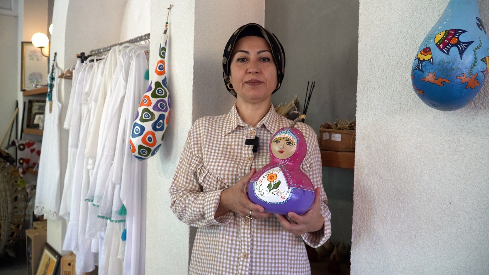 Efesium Hediyelik Eşya Dükkânı’nda Kadınların El Emeği Raflarda Yerini Alıyor