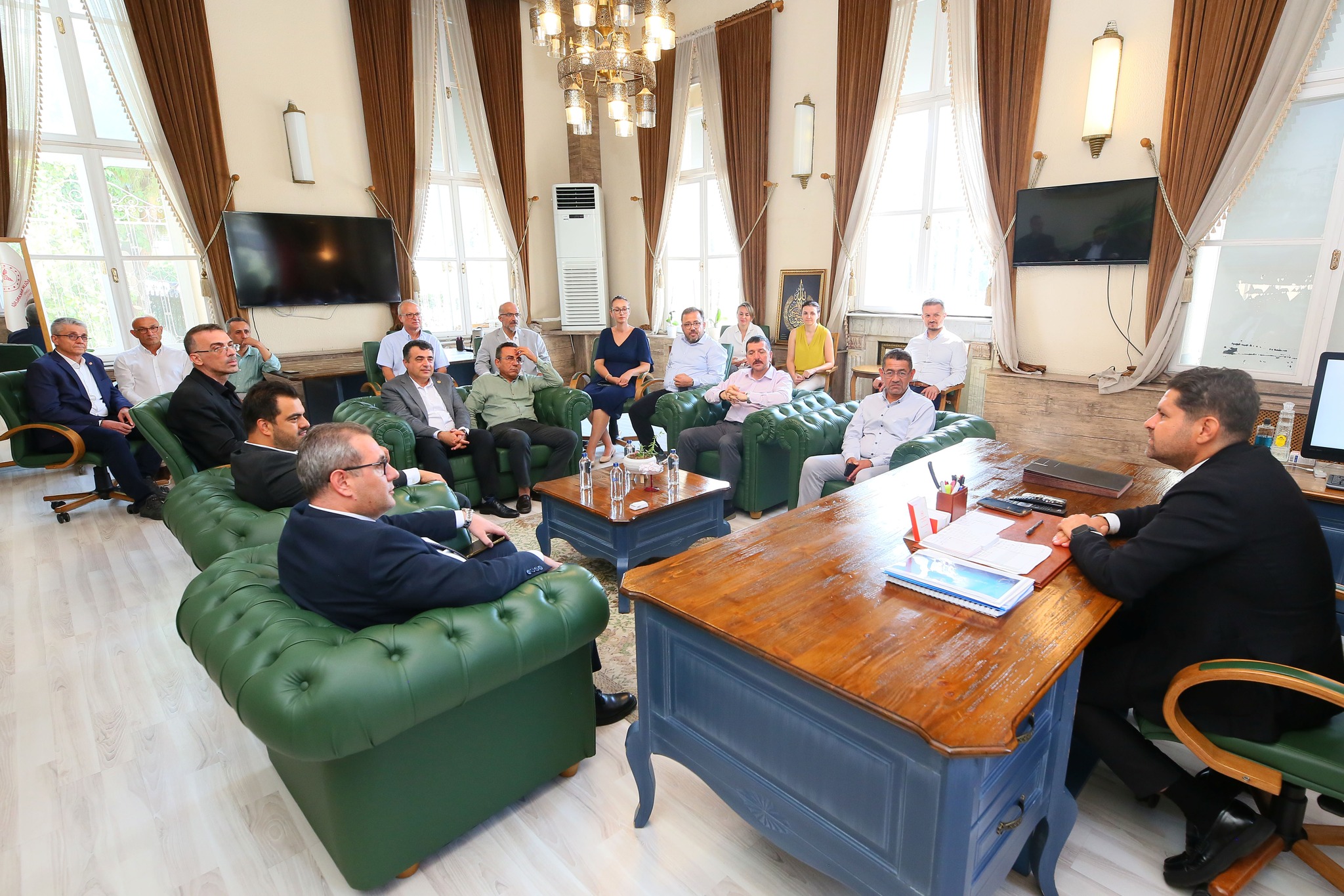 İzmir İl Sağlık Müdürü Dr. Burak Öztop Görevinden Ayrıldı