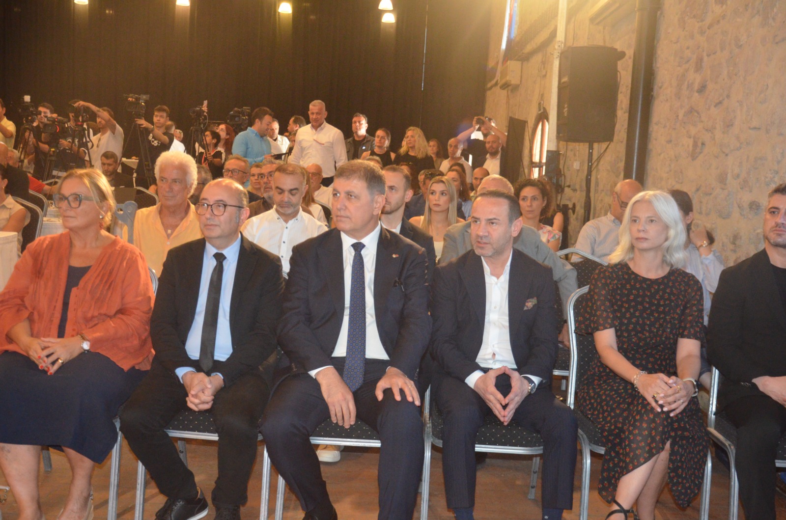 İzmir'de Ses Getirecek Birliktelik!