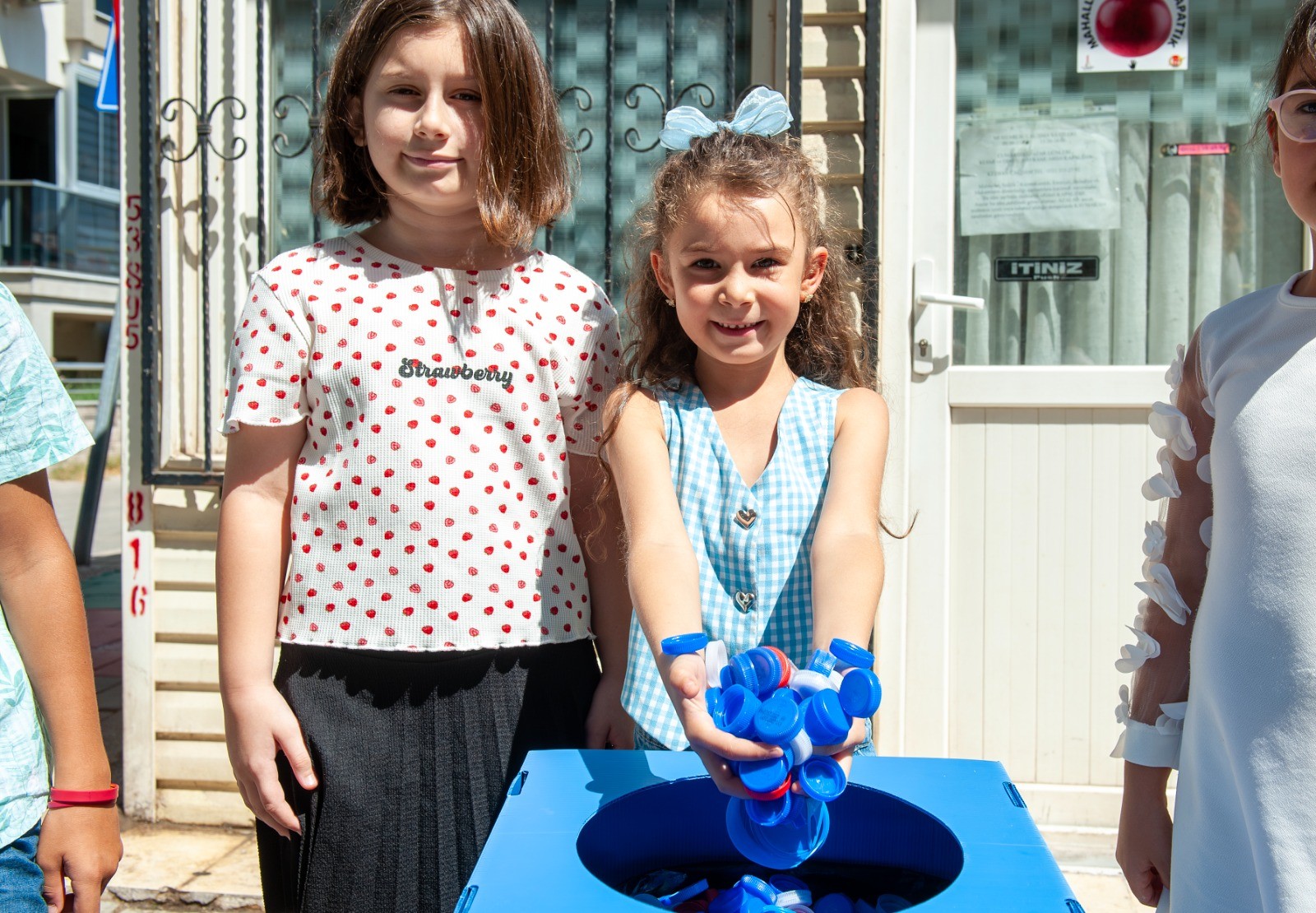 Karşıyakalı çocuklardan “Mavi Kapak” projesine tam destek