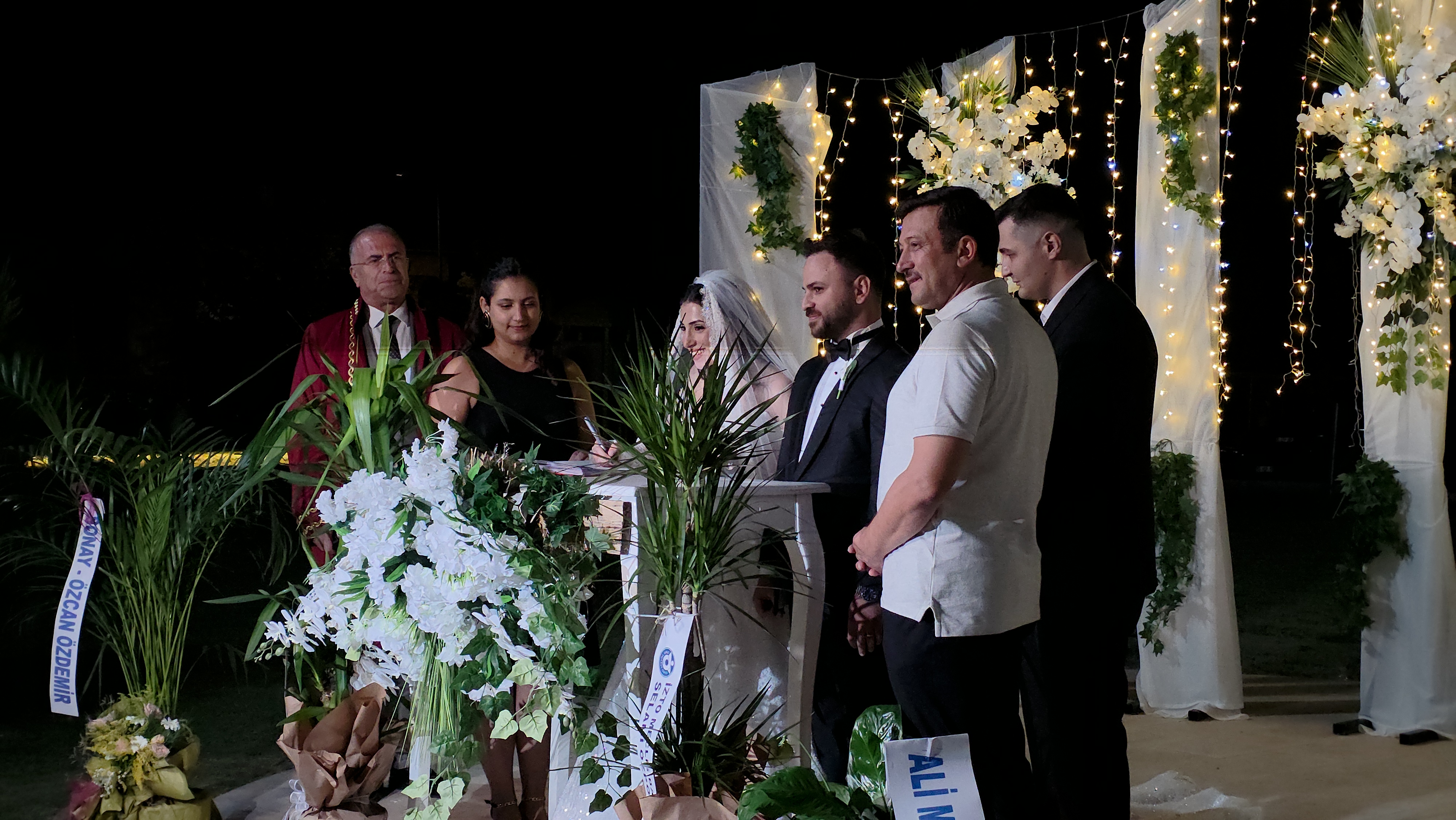 ANLI ŞANLI DÜĞÜN! FEYZA VE ATAKAN DÜNYAEVİNE GİRDİ