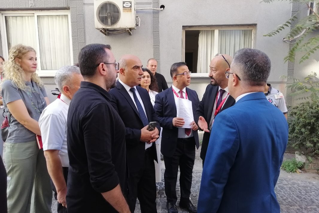 İzmir İl Sağlık Müdürü Ayhan Kul, Eğitim Diş Hastanesi'ni Ziyaret Etti