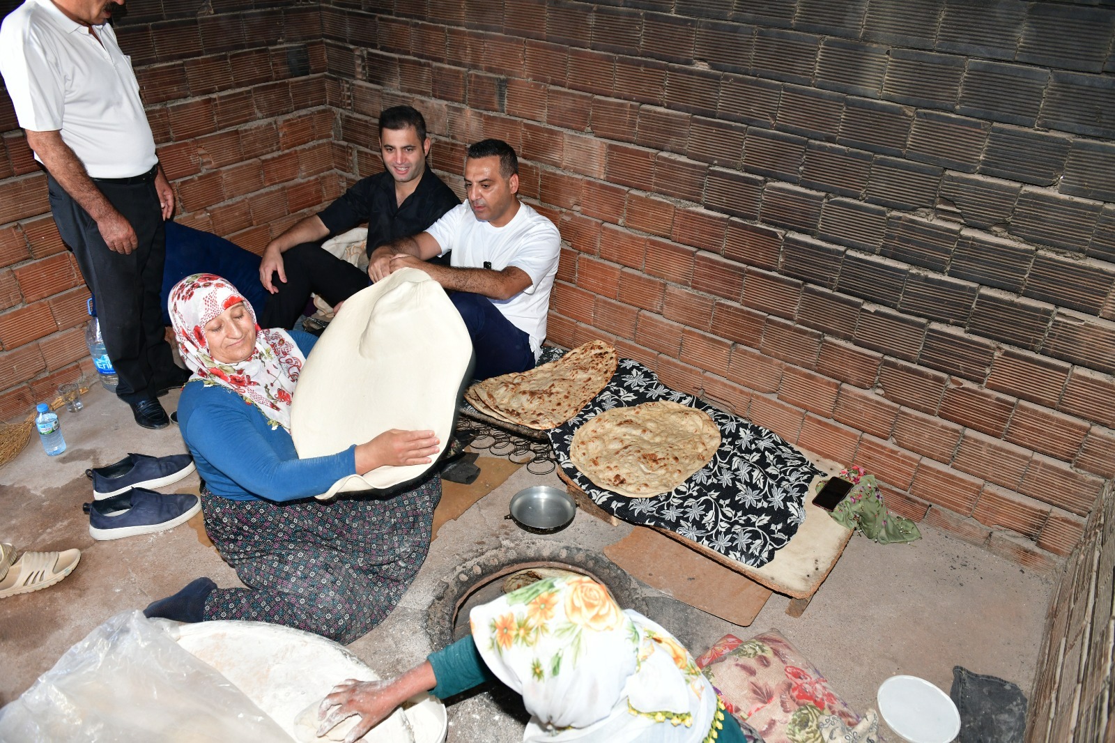 Hem Çiğli’ye hem kalplere dokunan hizmetler Başkan Yıldız; “Hayatları kolaylaştırmak büyük mutluluk. ”