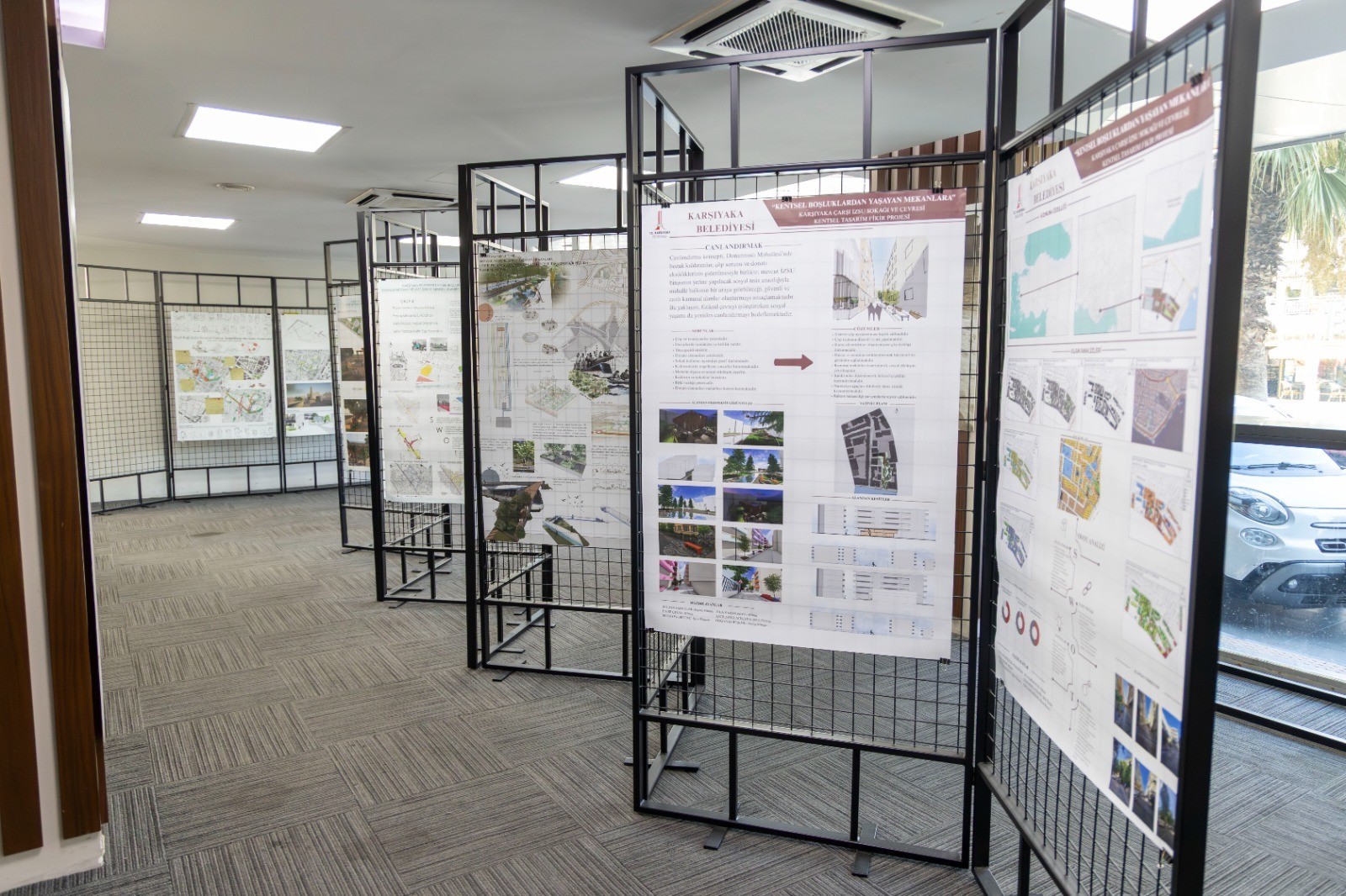 Karşıyaka’da genç tasarımcıların eserleri Galeri Alt’ta sergileniyor