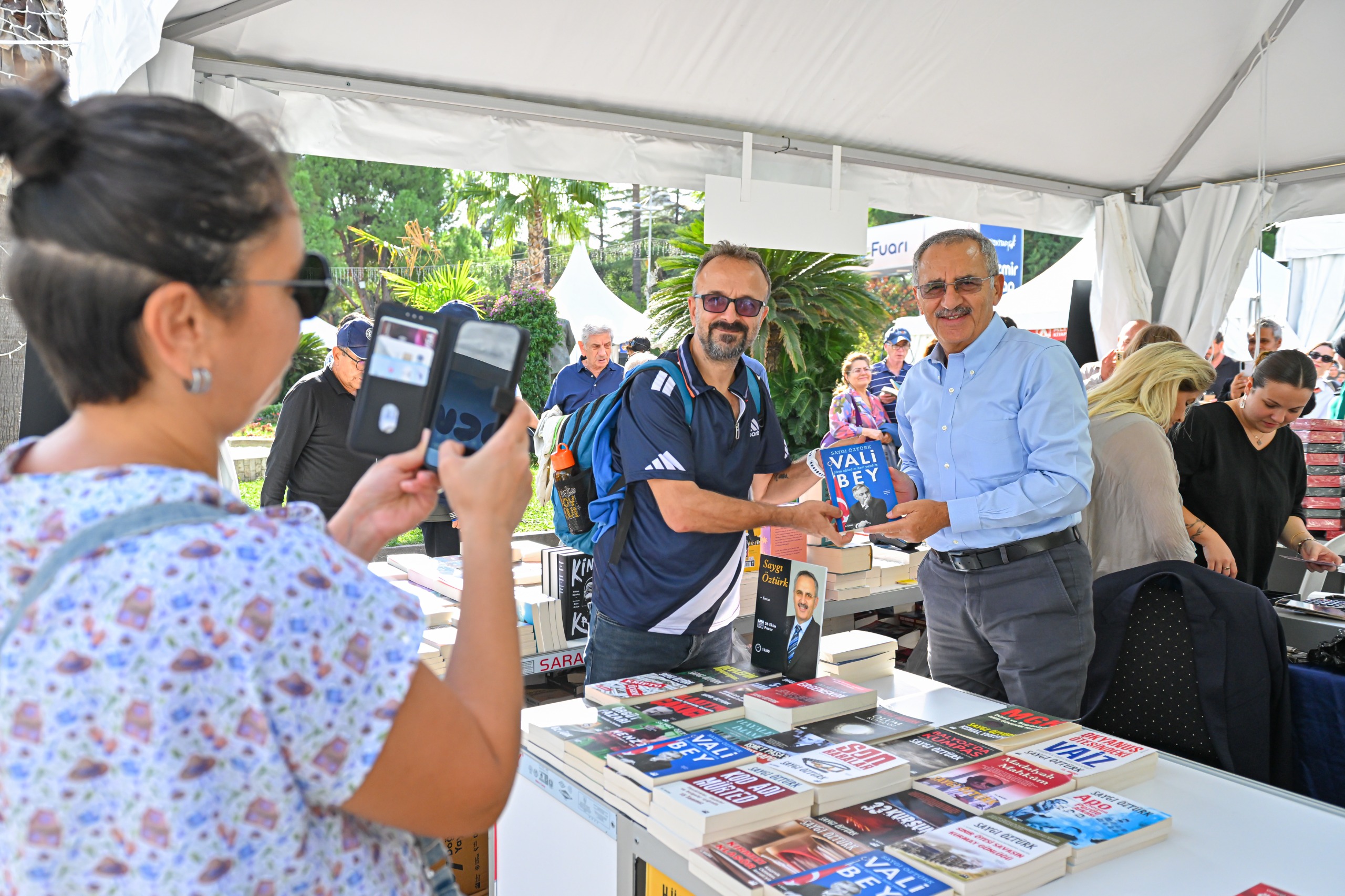 İZKİTAP’TA EDEBİYAT ŞÖLENİ SÜRÜYOR