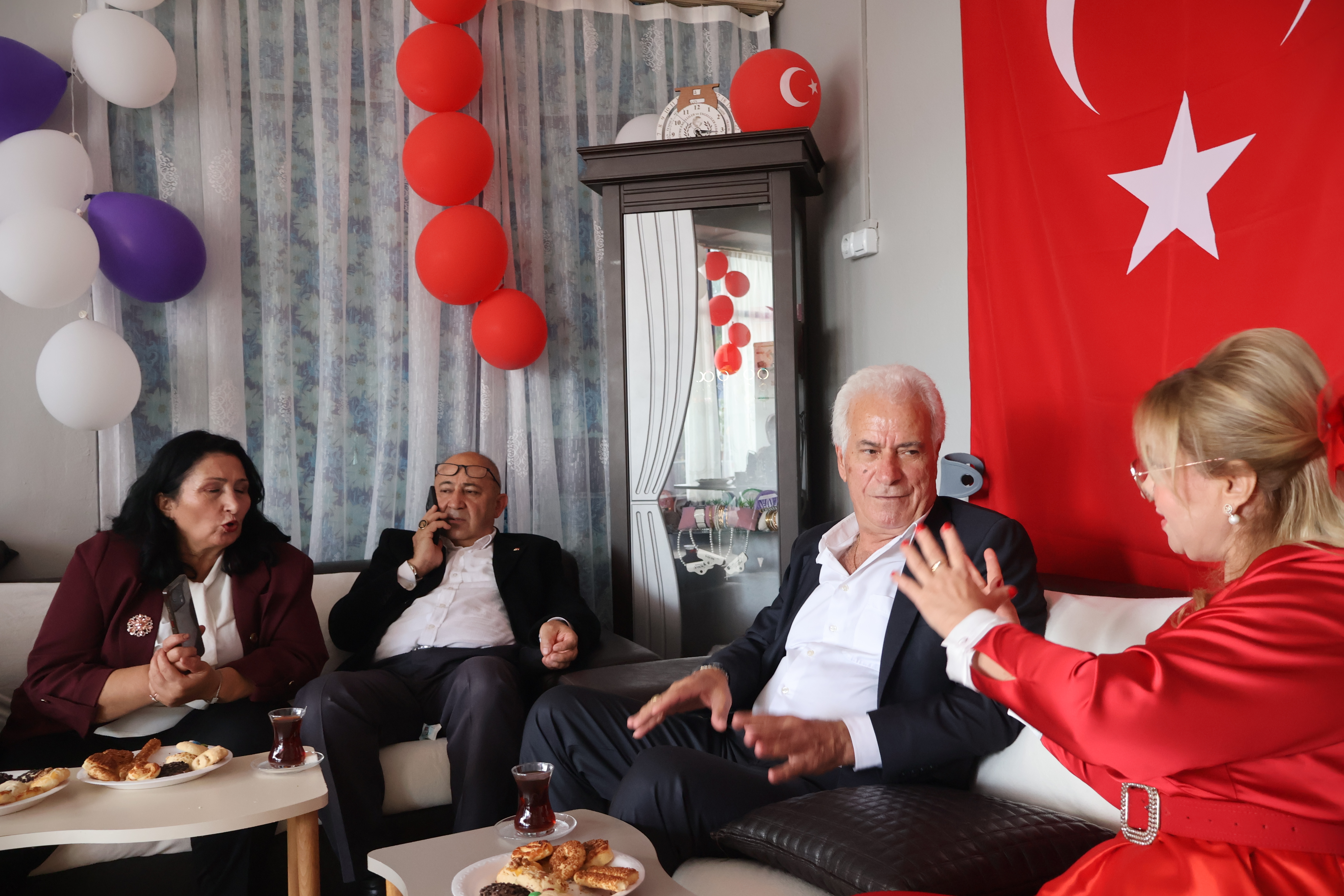 İZMİR'DE ENGELLİLER İÇİN UMUT KAPISI AÇILDI: "GERÇEK ENGEL, ZİHİNLERDEKİ AYRIMCILIKTIR"