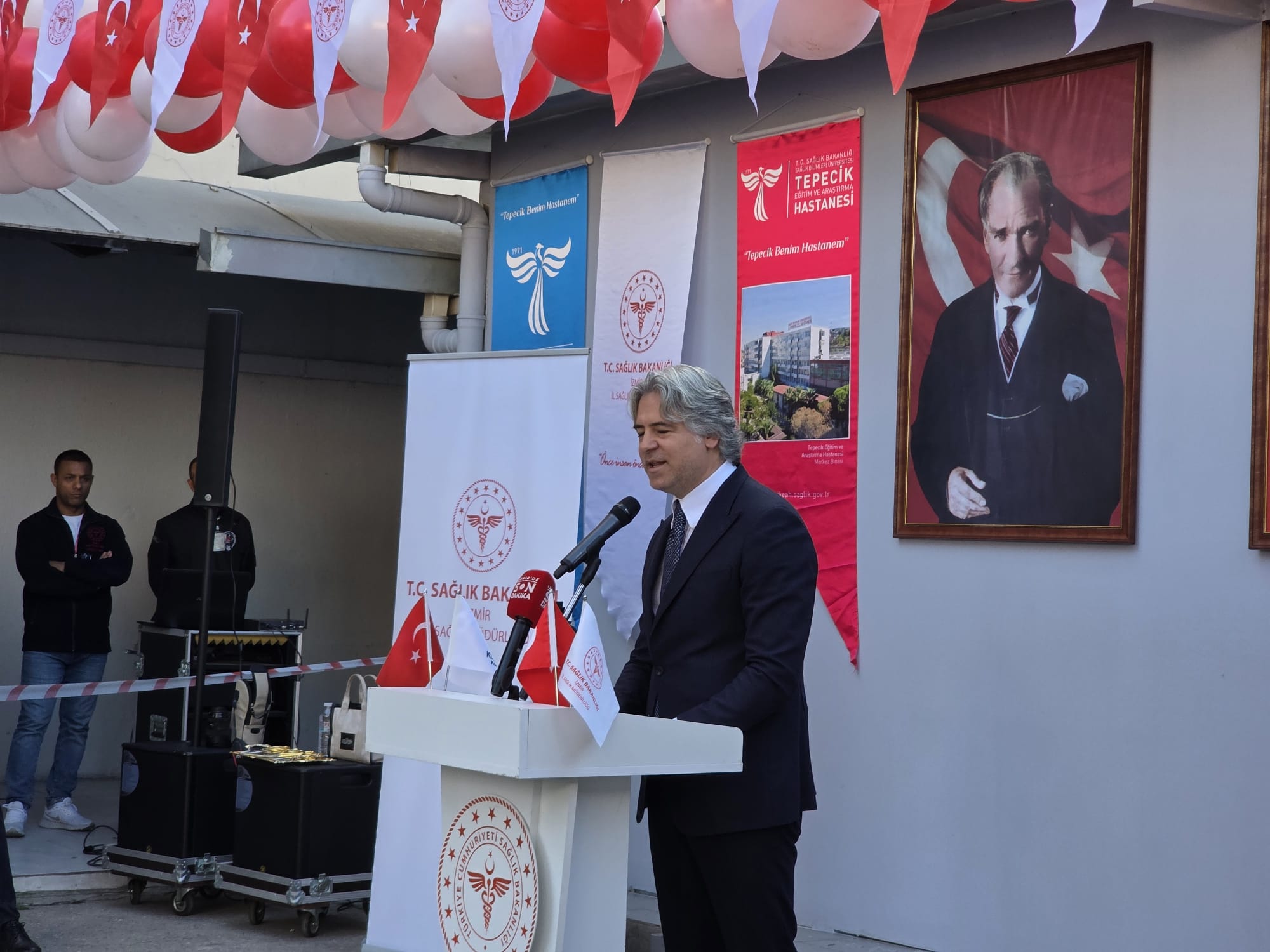 İzmir'de iyilik büyüyor: Kızılay Sosyal Butik kapılarını açtı