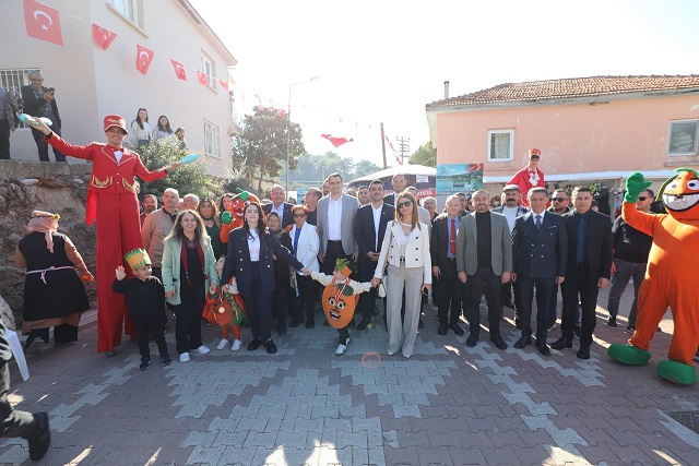 Menderes Mandalina Festivali ile Coştu