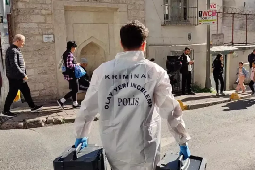 Midye ve Kokoreç Temiz Çıktı! Böcek Ailesi Faciasında Oklar İlaçlama Çalışanına Yöneldi