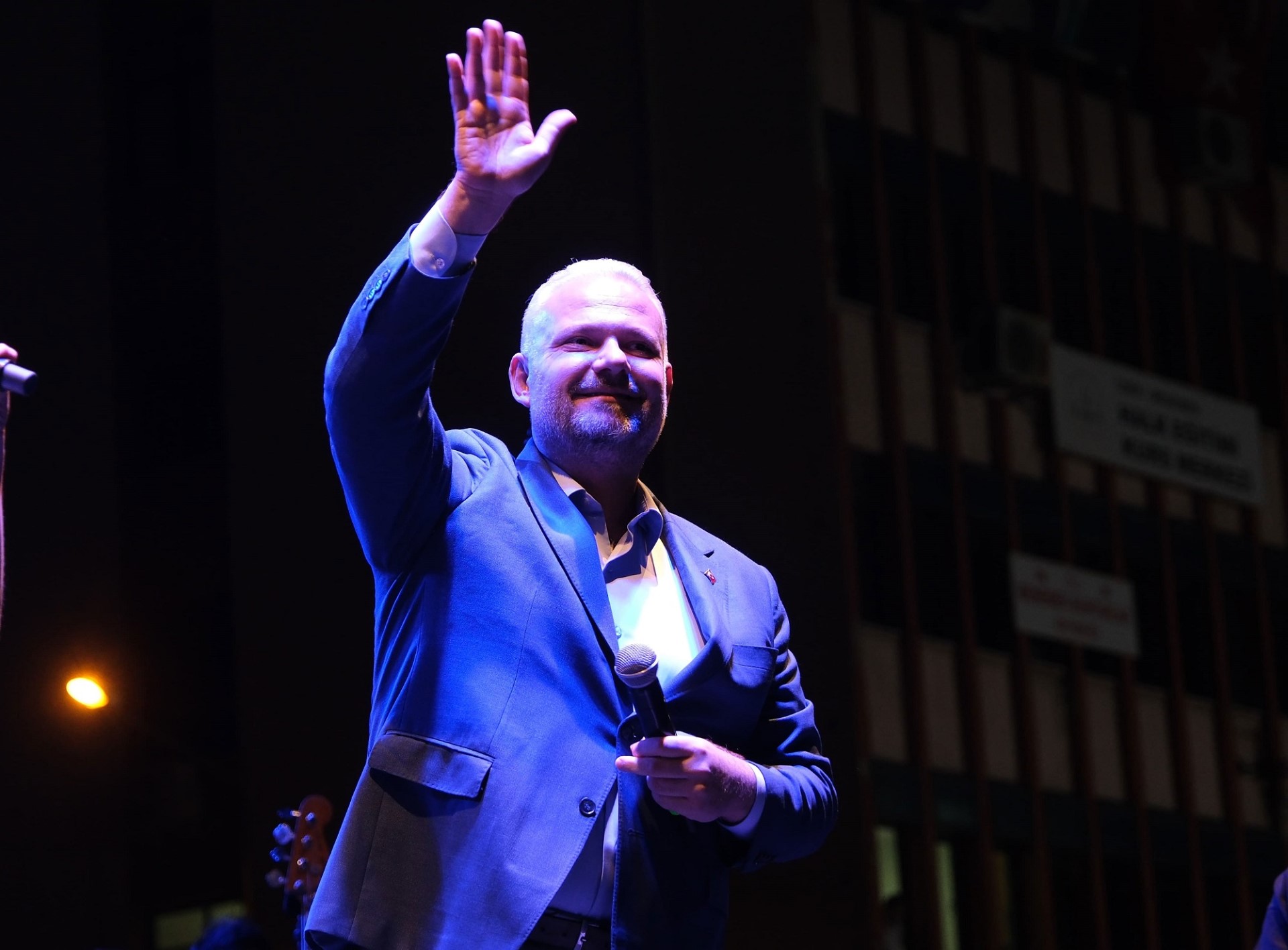 Menemen'de INNA rüzgarı esti