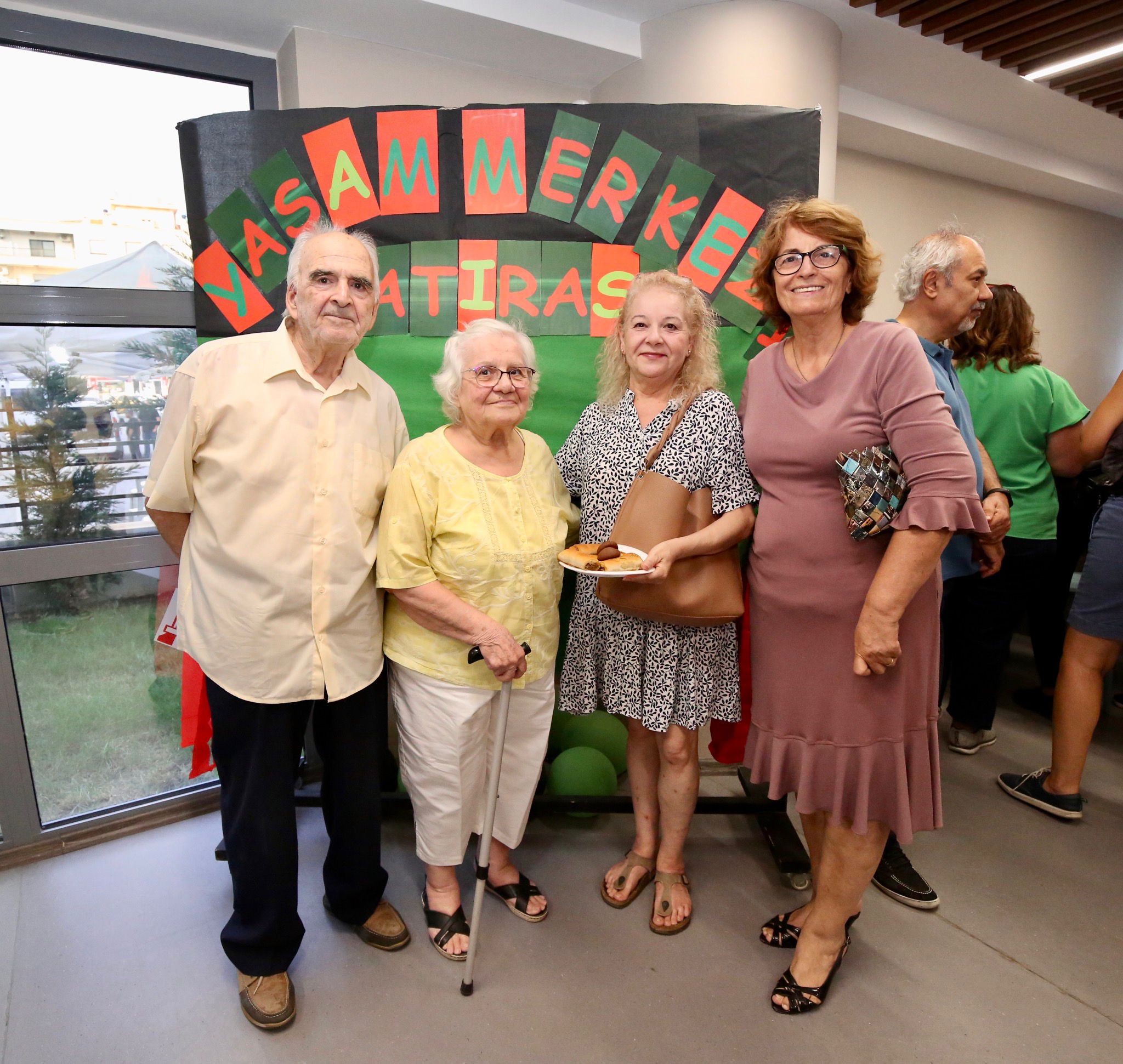 Karşıyaka Belediyesi Gündüz Yaşam Merkezi hayatları değiştirdi