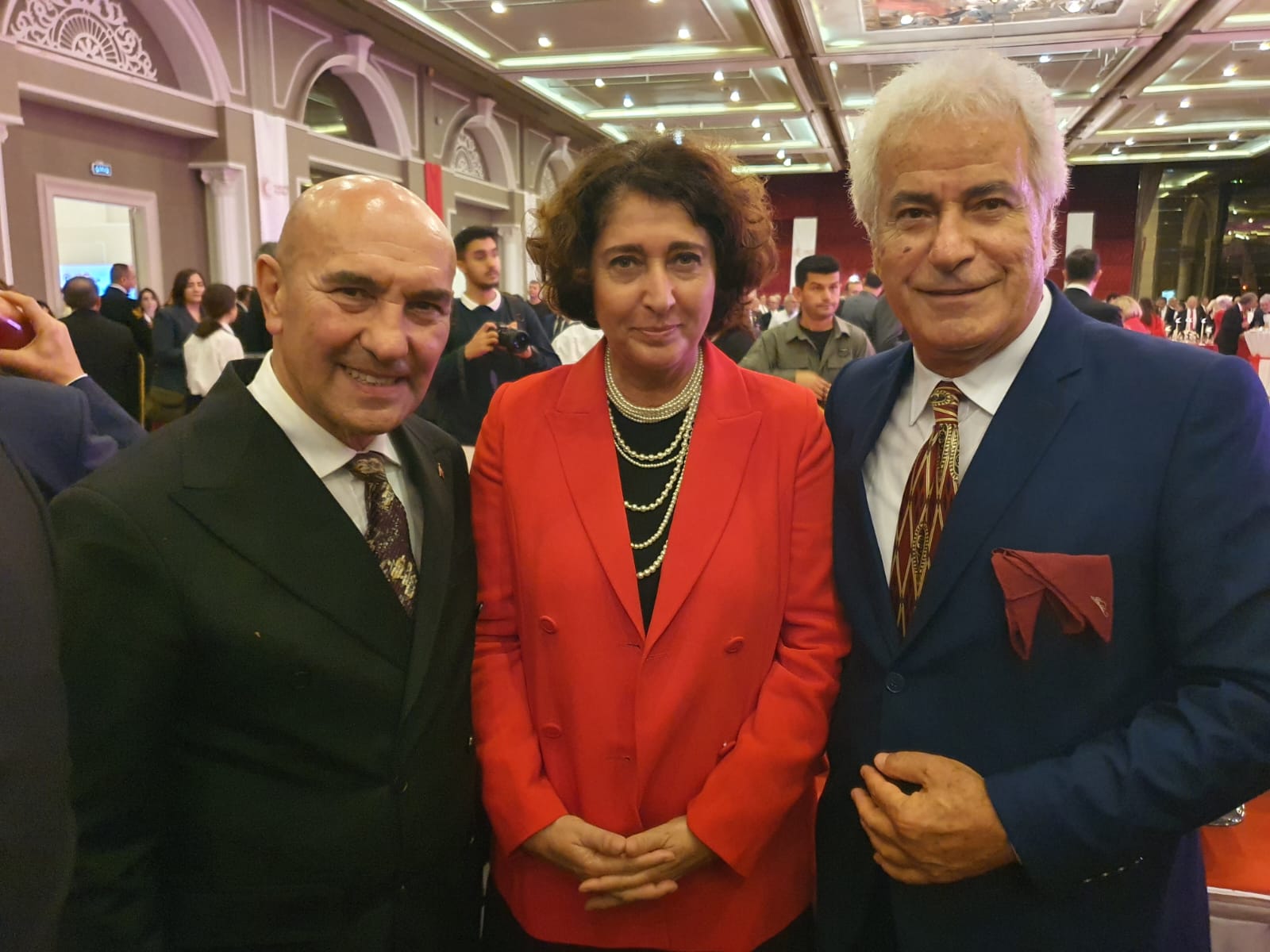 İzmir Valiliğinden 100. yıla yakışır resepsiyon