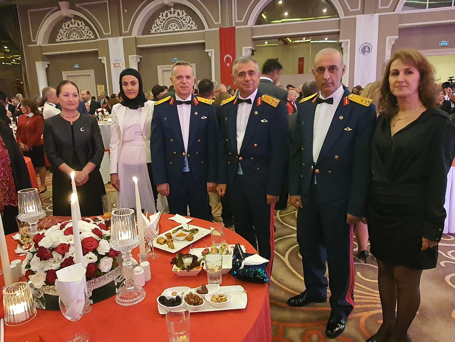 İzmir Valiliğinden 100. yıla yakışır resepsiyon