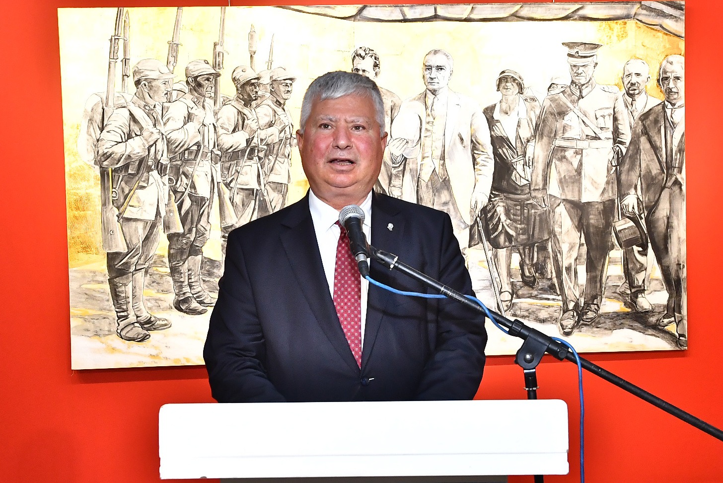 “Atatürk: İz Bırakan İlkler Dev Portreler” sergisi açıldı