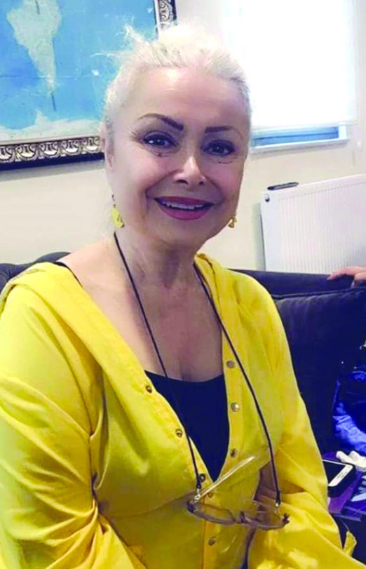 Yeşilçam'ın eski yıldızı, köpeklere torpil atan çocuğa tokat attı