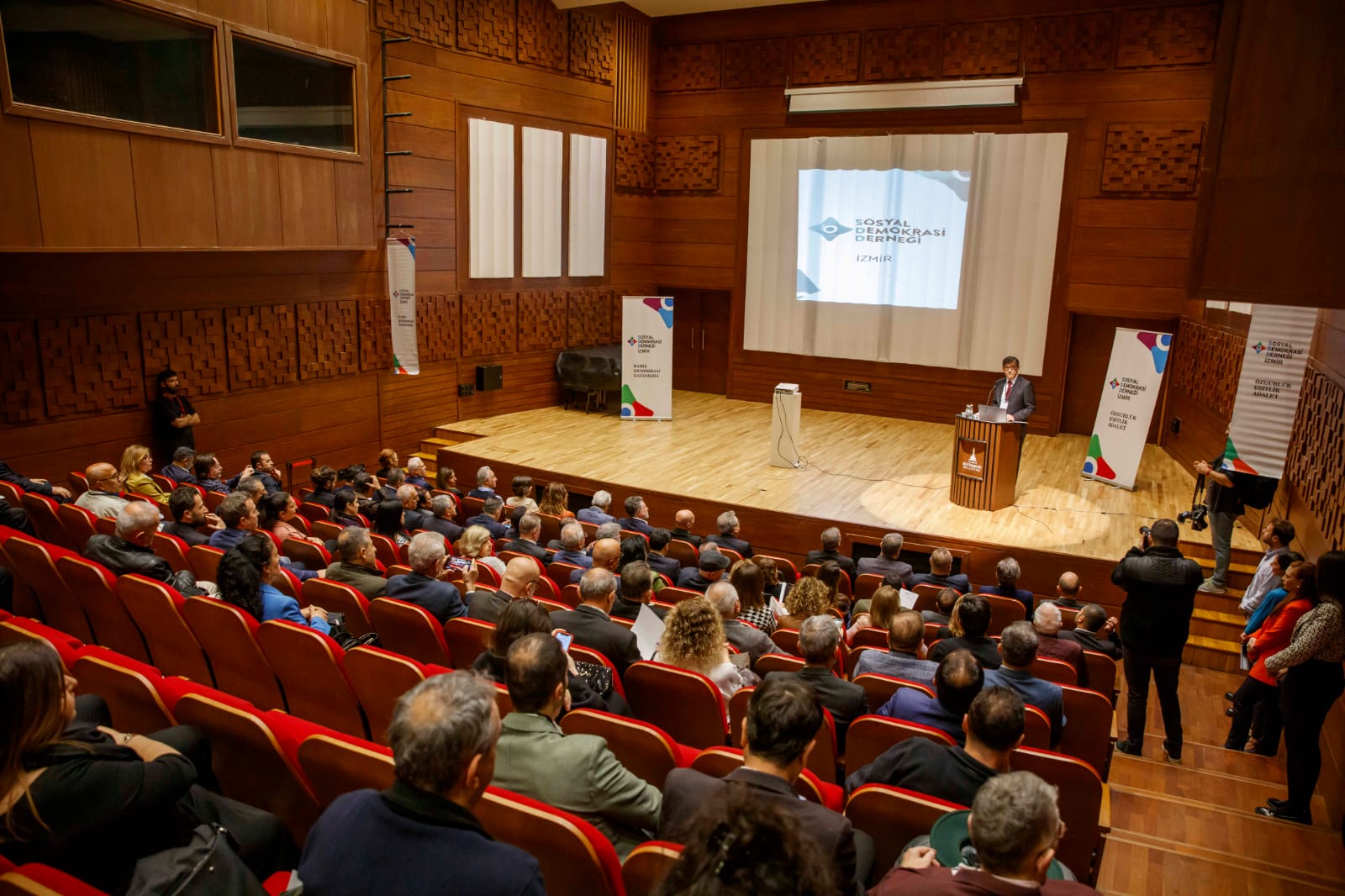 Soyer: “Hangi keyfiyetle İzmir’e 26 milyar  ayırıyorsunuz”