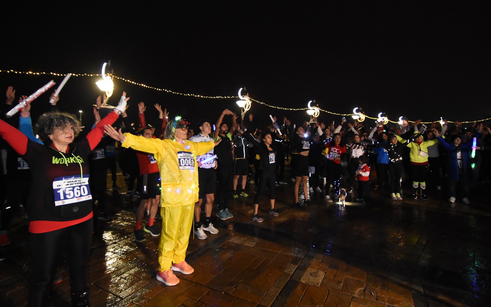 İzmir en uzun gecede koştu