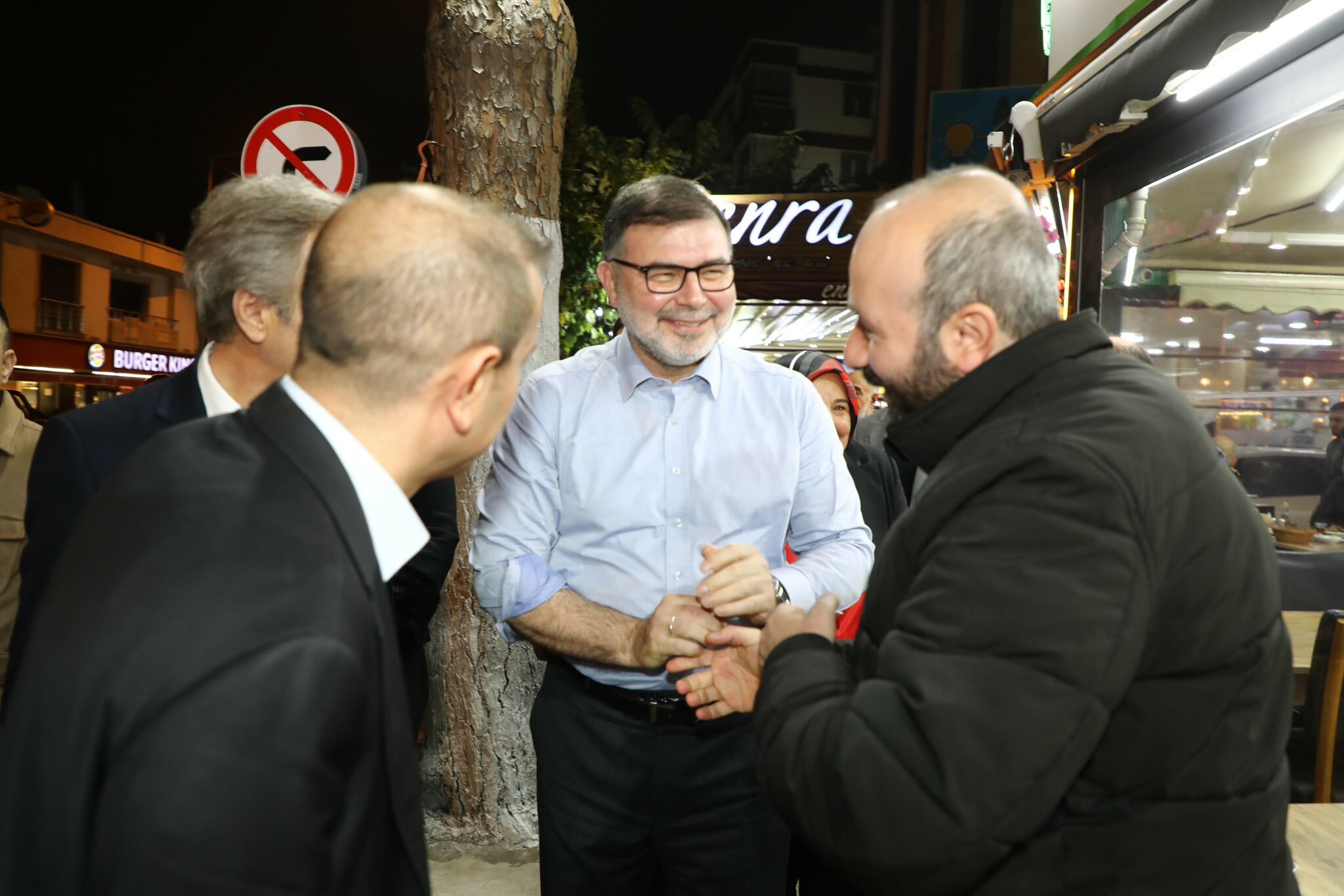 AK Parti İzmir İl Başkanı Saygılı, Buca'da esnafla bir araya geldi