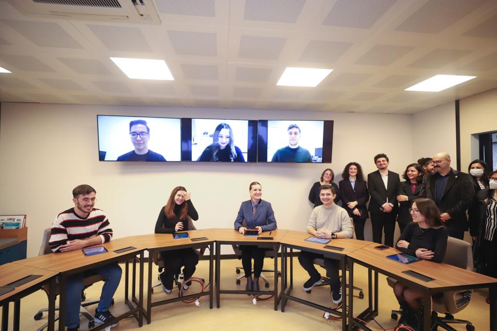 DEÜ'NÜN YENİ EĞİTİM ÜSSÜ HİZMETE GİRDİ: TEKNOLOJİ VE SÜRDÜRÜLEBİLİRLİĞİ HARMANLAYAN 'META SINIF'