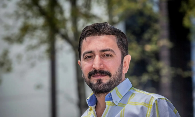 Parasını ödemediği işçileri tekme tokat dövdü!