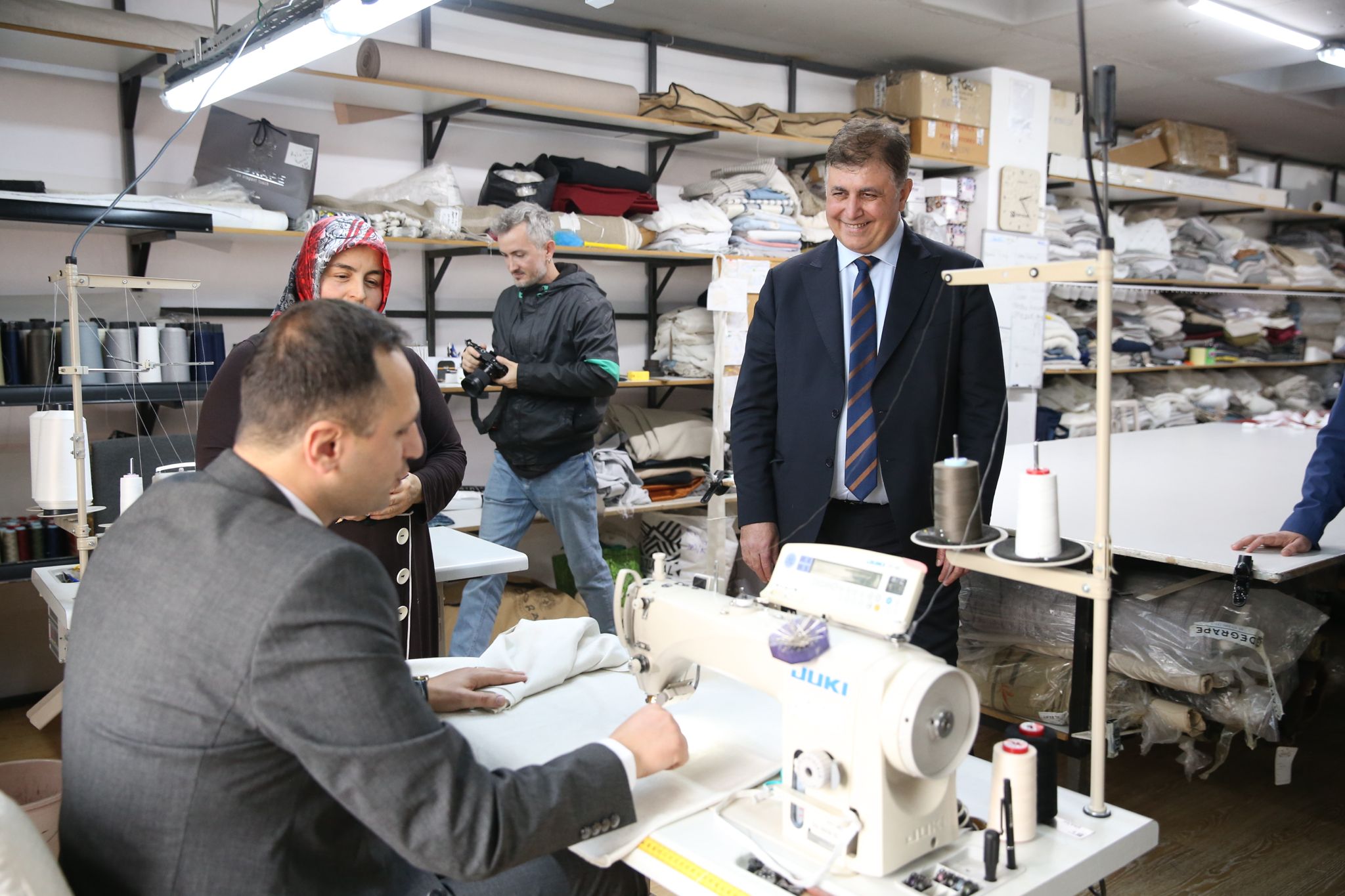 CHP’li Cemil Tugay: Bu şehir Dr. Behçet Uz’u belediye başkanı yaptı bir de Dr. Cemil Tugay olsun