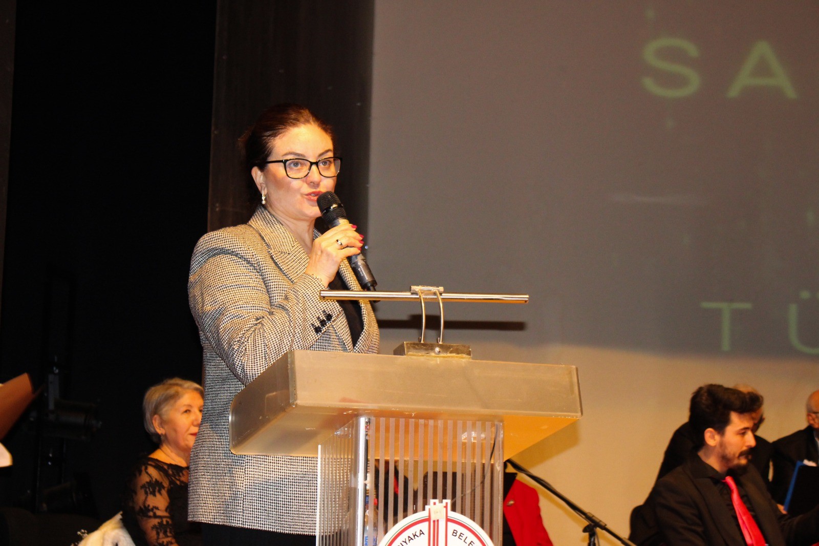 Karşıyakalı Bilge Çınarlar’dan Anadolu Türküleri Konseri