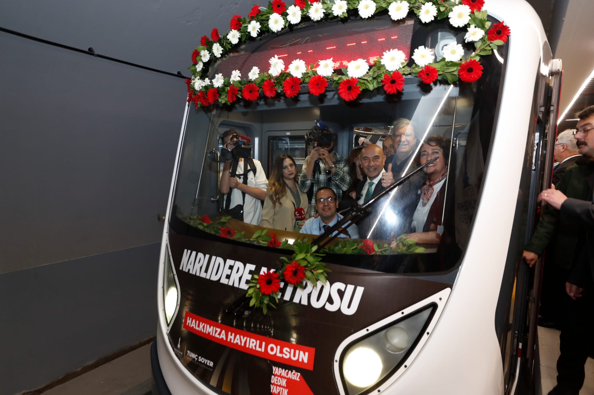 Narlıdere Metrosu görkemli bir törenle açıldı