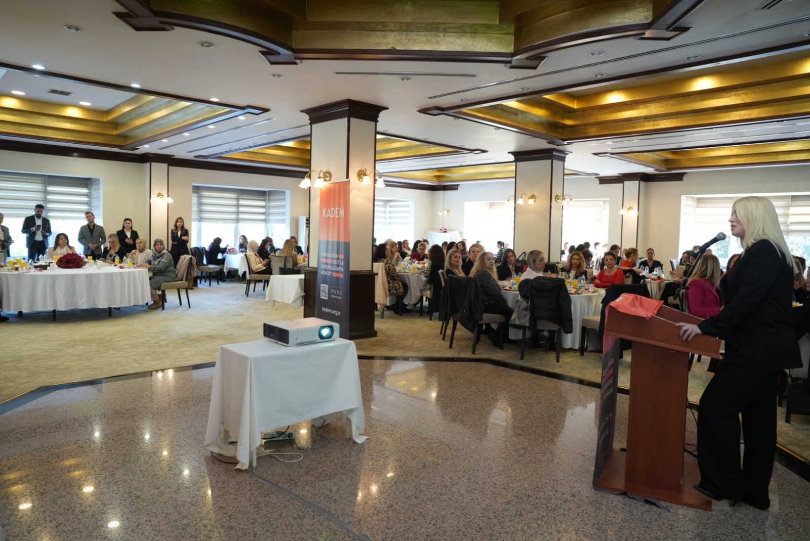 KADEM İzmir'den "Kadınlar Günü" kahvaltısı