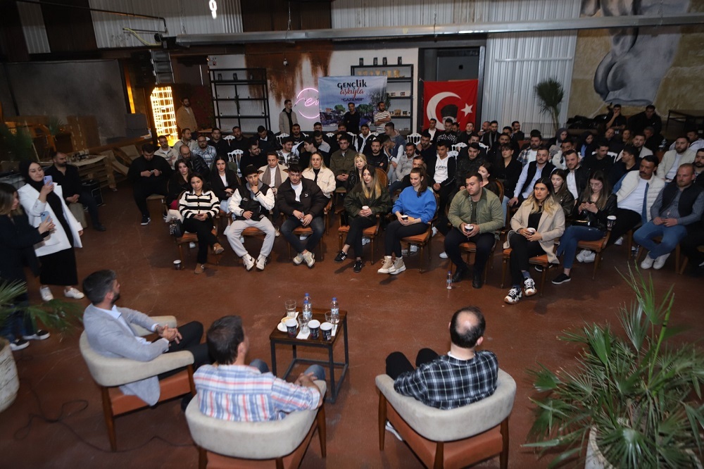 Deniz Doğan, gençlerle buluştu ve projelerini anlattı