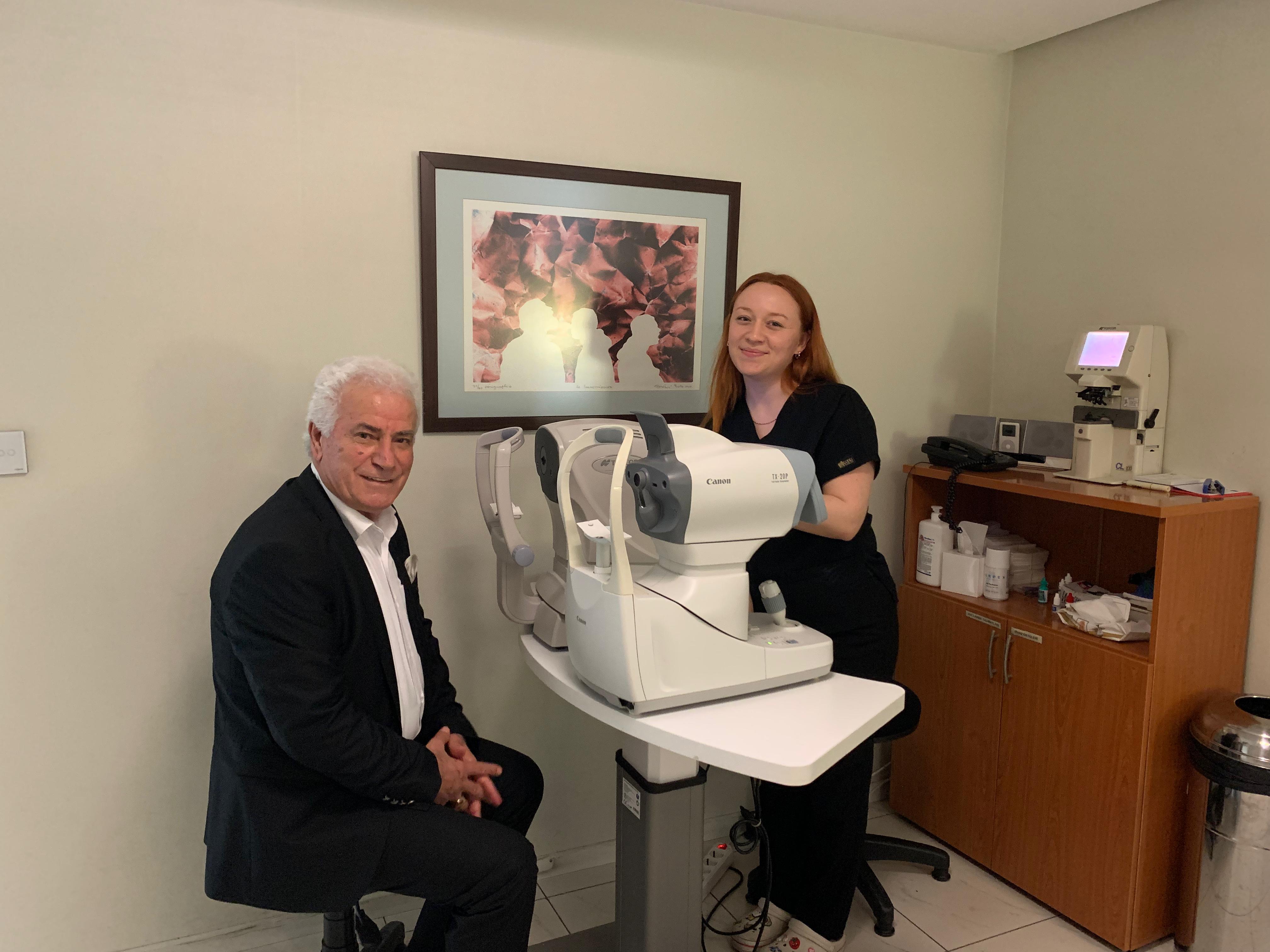 Salih Erkek'ten hastane çalışanlarına büyük övgü!