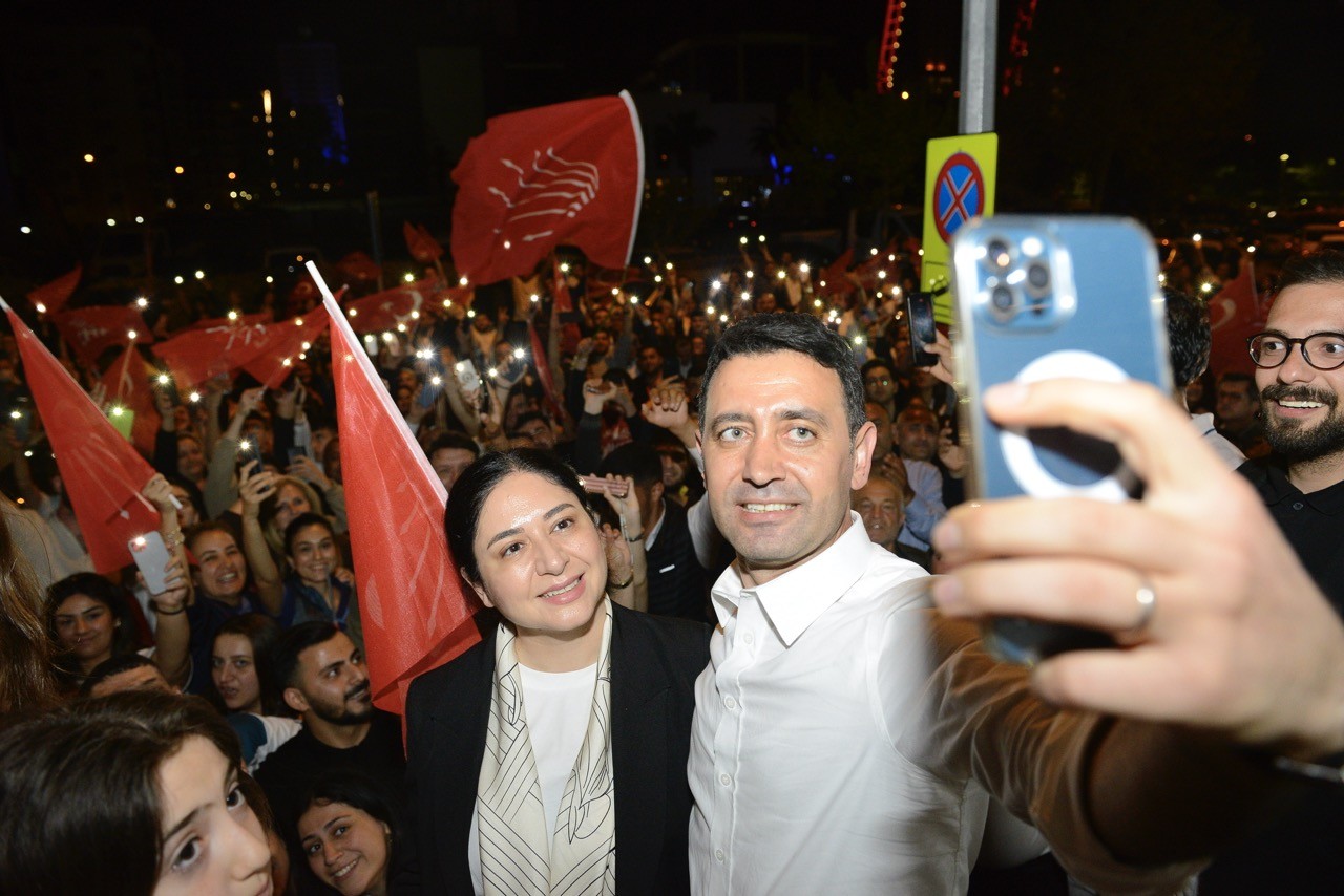 Başkan İrfan Önal'dan ilk mesaj: "Kaybeden yok kazanan Bayraklı"