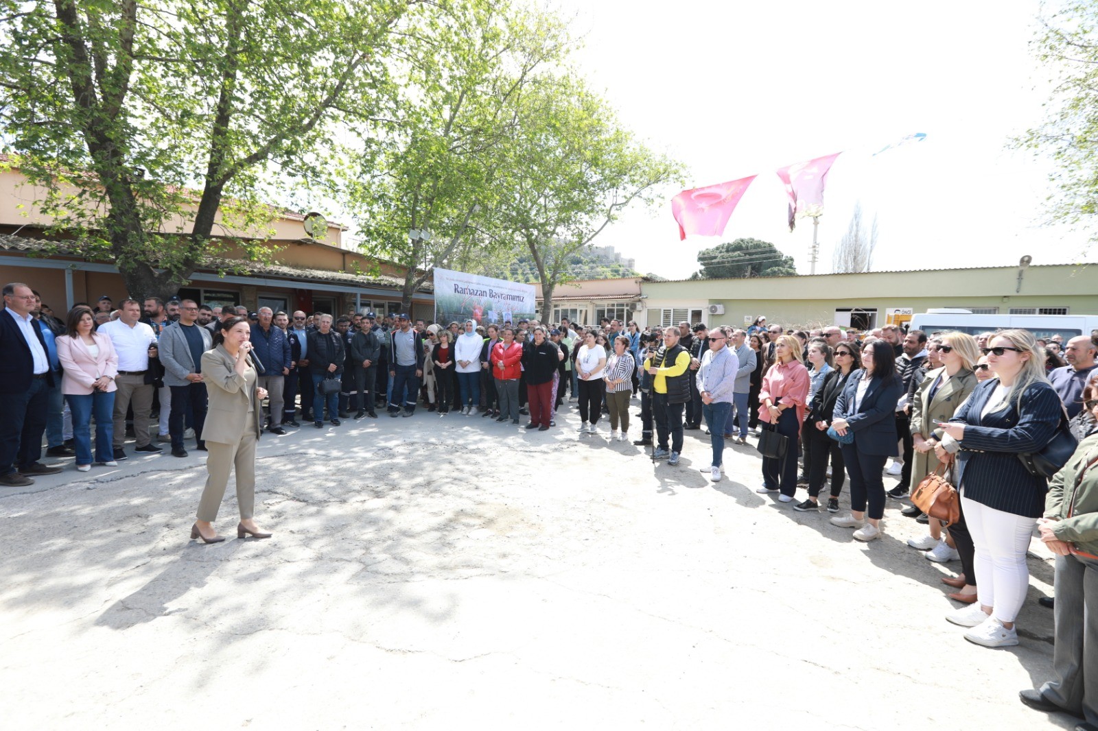 Başkan Filiz Ceritoğlu Sengel belediye emekçileriyle bayramlaştı