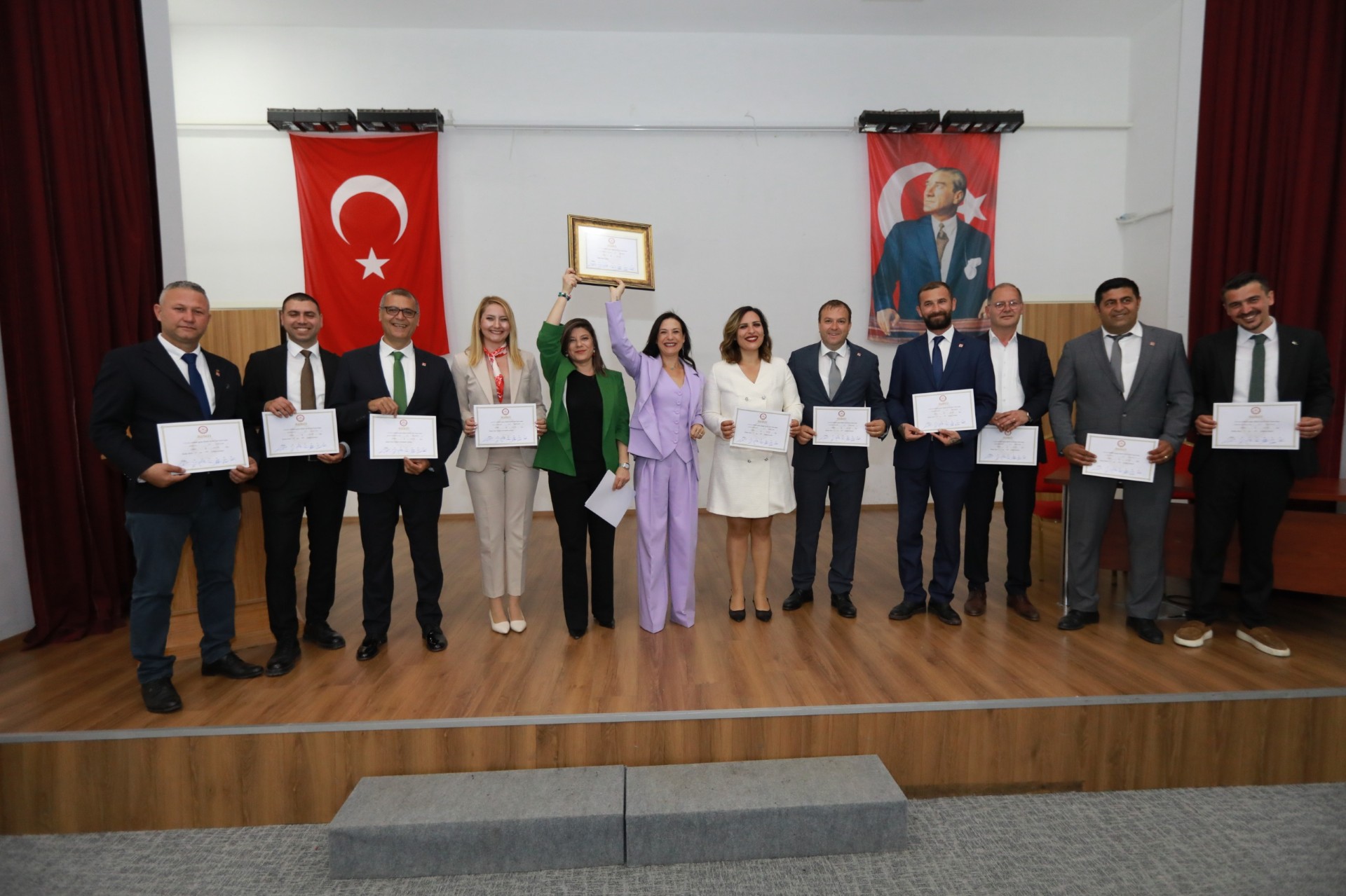 Filiz Ceritoğlu Sengel, mazbatasını aldı