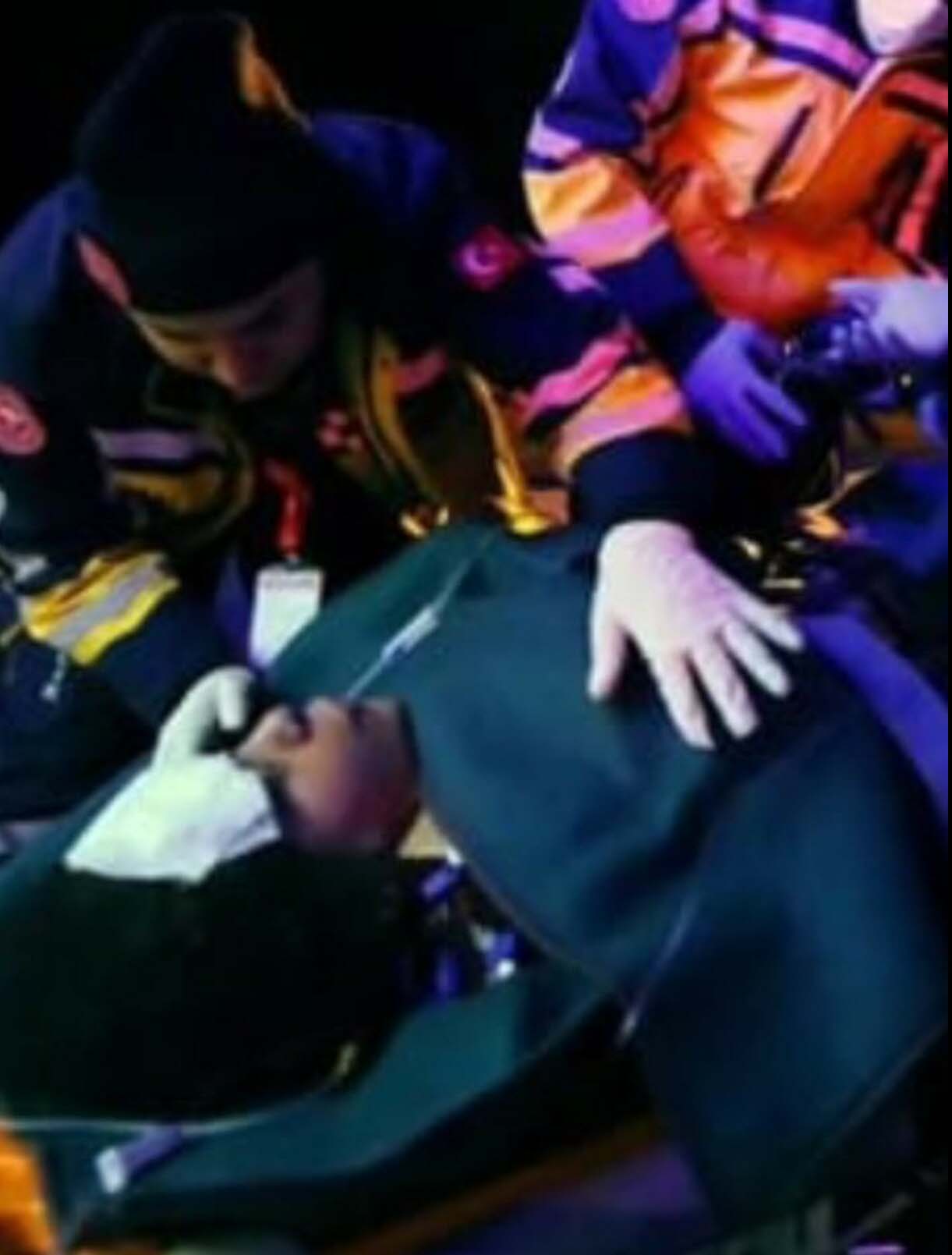 Enkazdan yaralı halde İzmir'e tedaviye getirildikten sonra kaybolan kızını arıyor