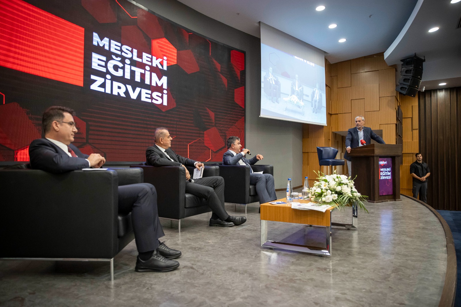 Tugay: "Gençlere desteğimizi artırarak sürdüreceğiz"