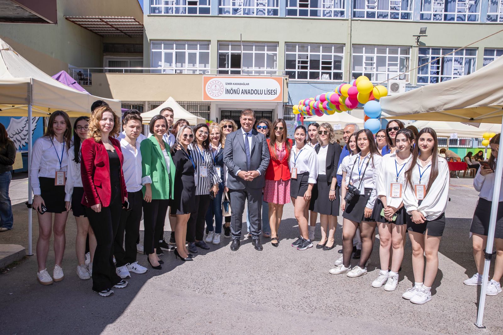 Başkan Tugay'ı duygulandıran sürpriz