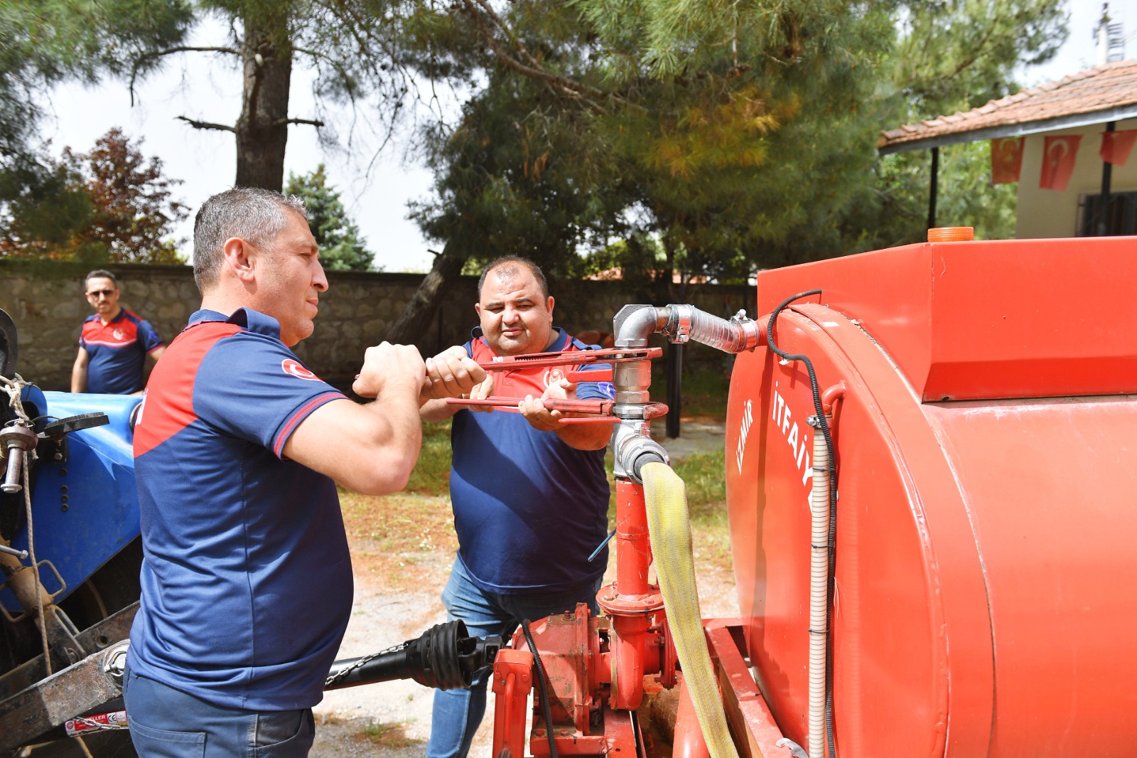 İzmir’in ormanlarına gönüllü kalkanı