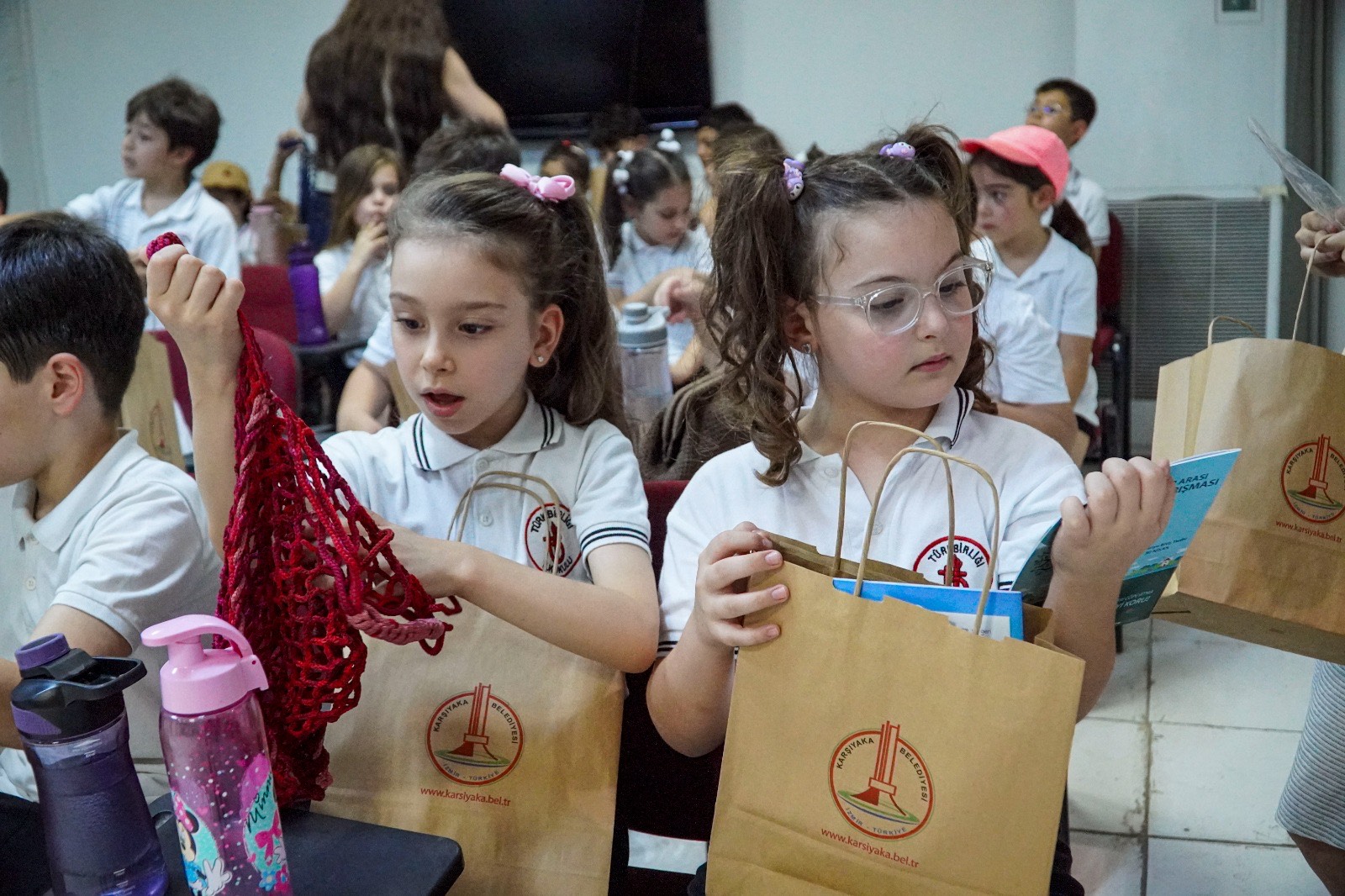 Karşıyakalı miniklere geri dönüşüm bilinci aşılanıyor