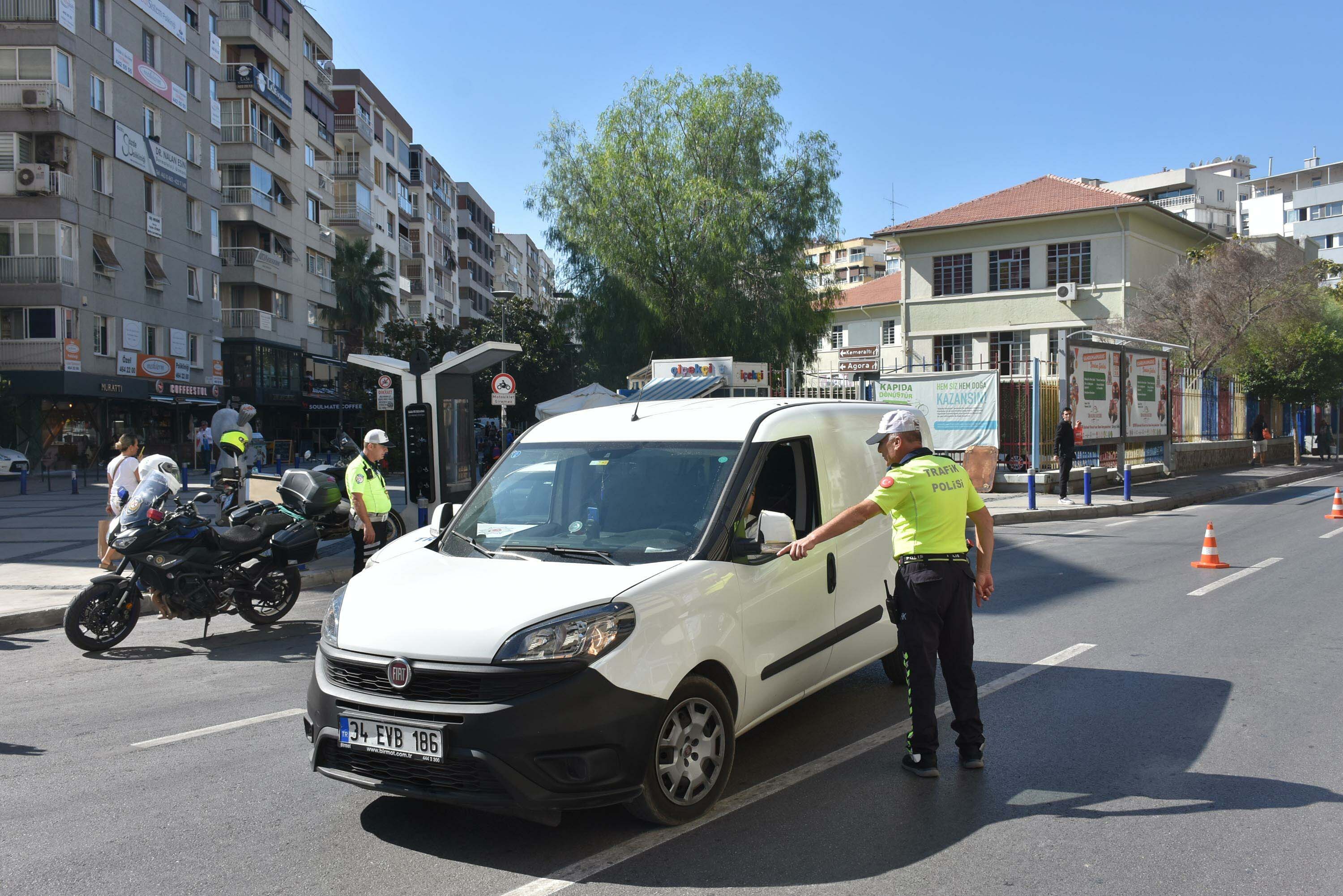 İzmir'de bayram tatili için 1579 trafik personeli görevlendirildi