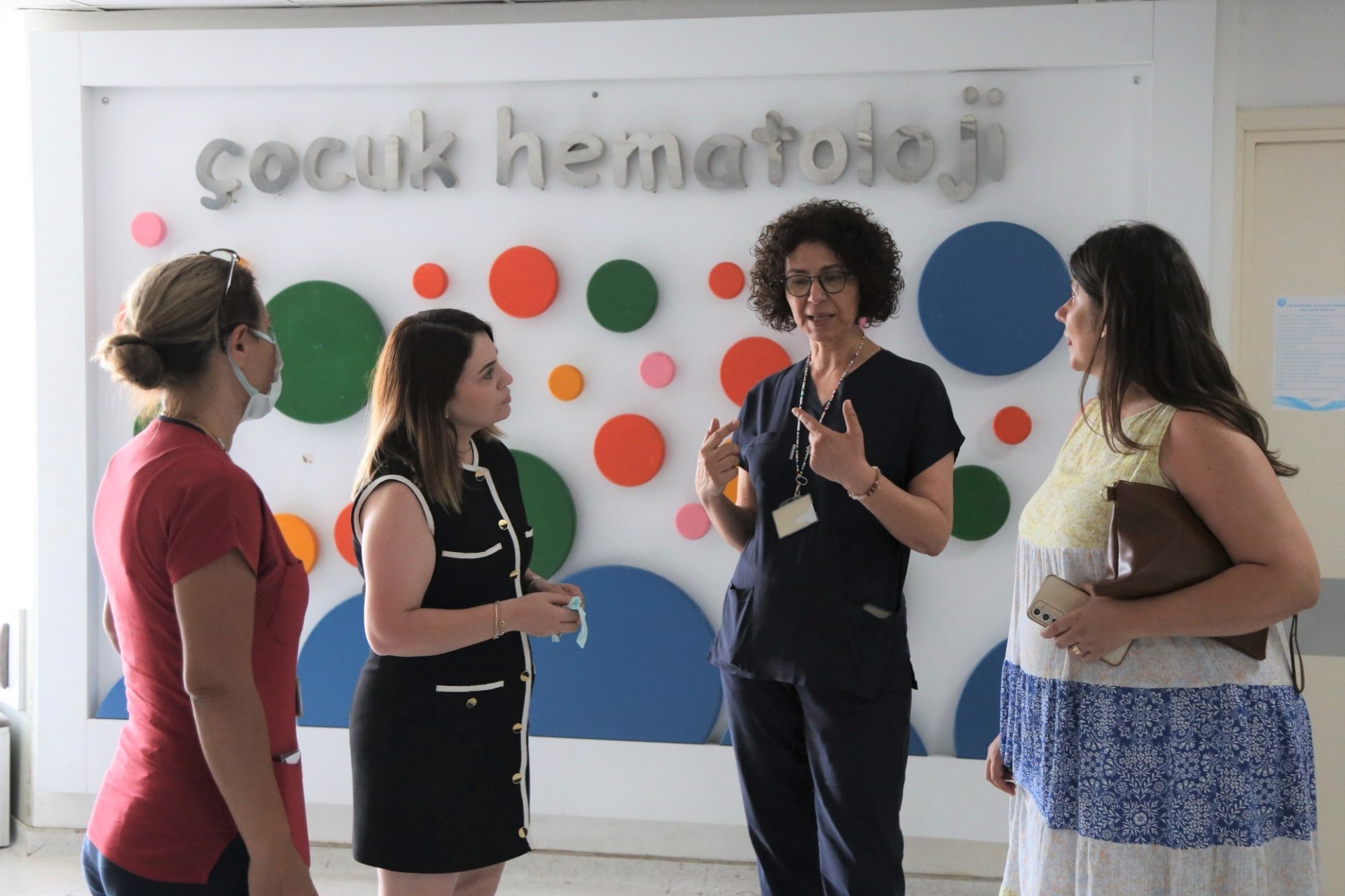 Çocuk hastalara moral ziyareti