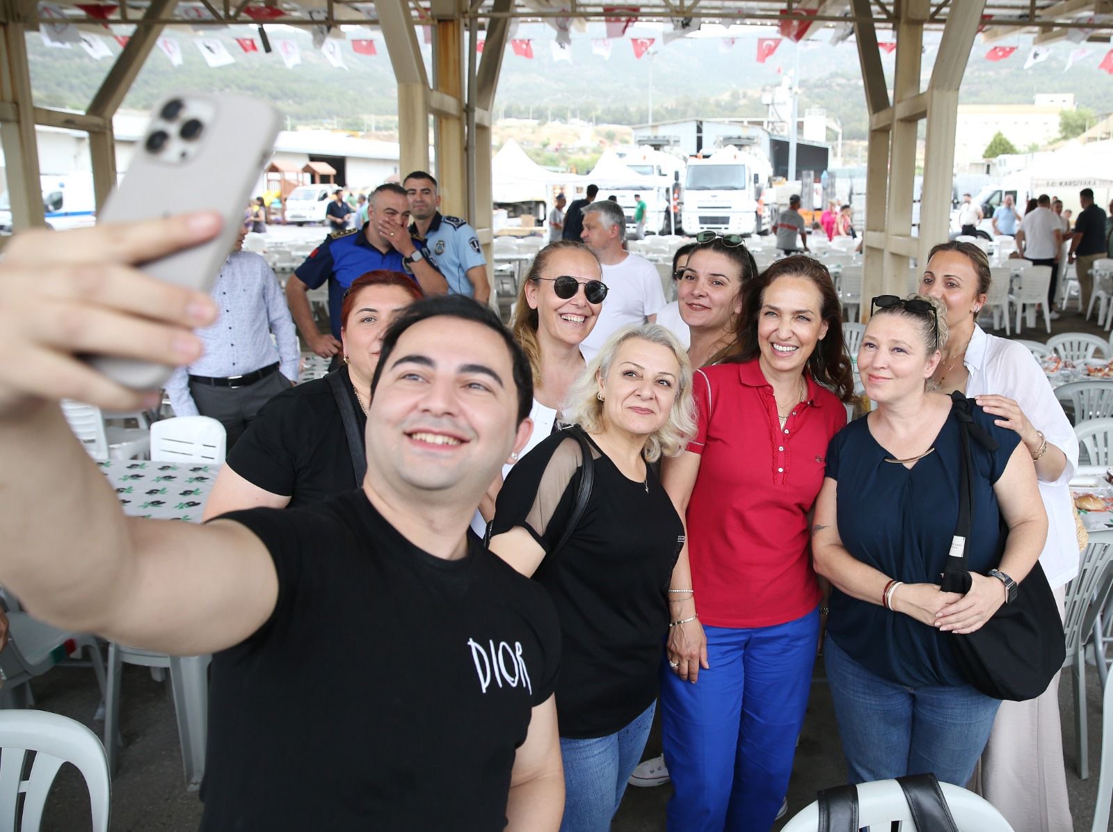 Başkan Ünsal ve yüzlerce emekçi bayram sofrasını paylaştı